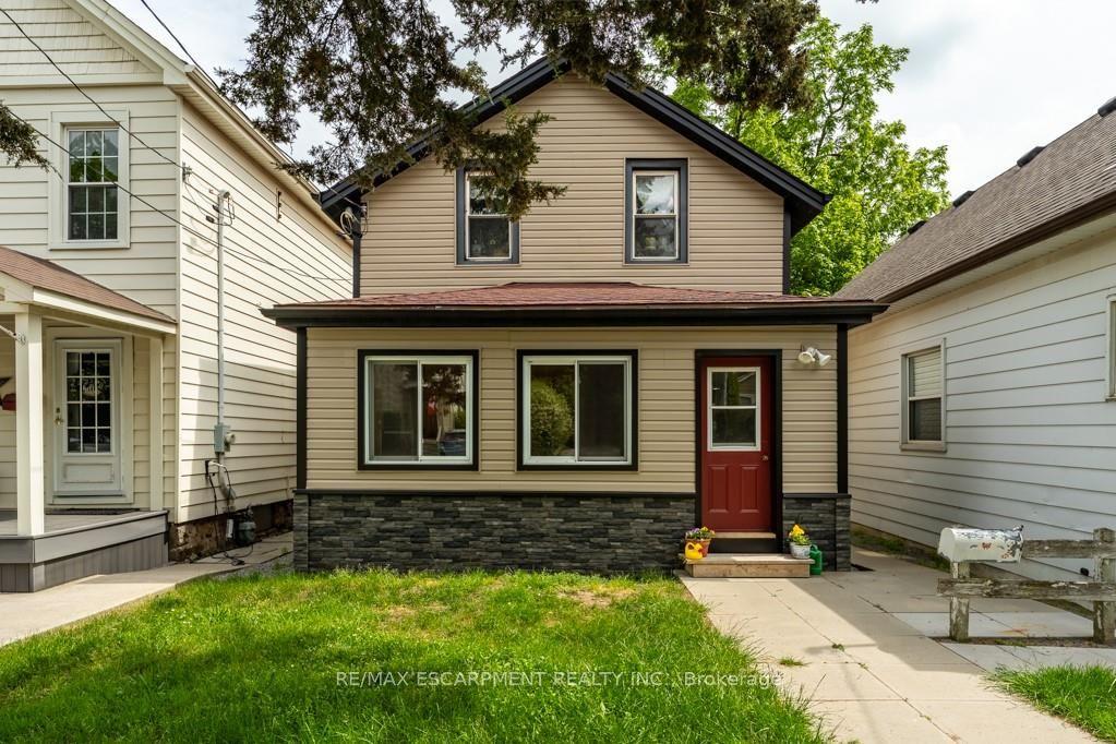 15 Adelaide Street — photo 1