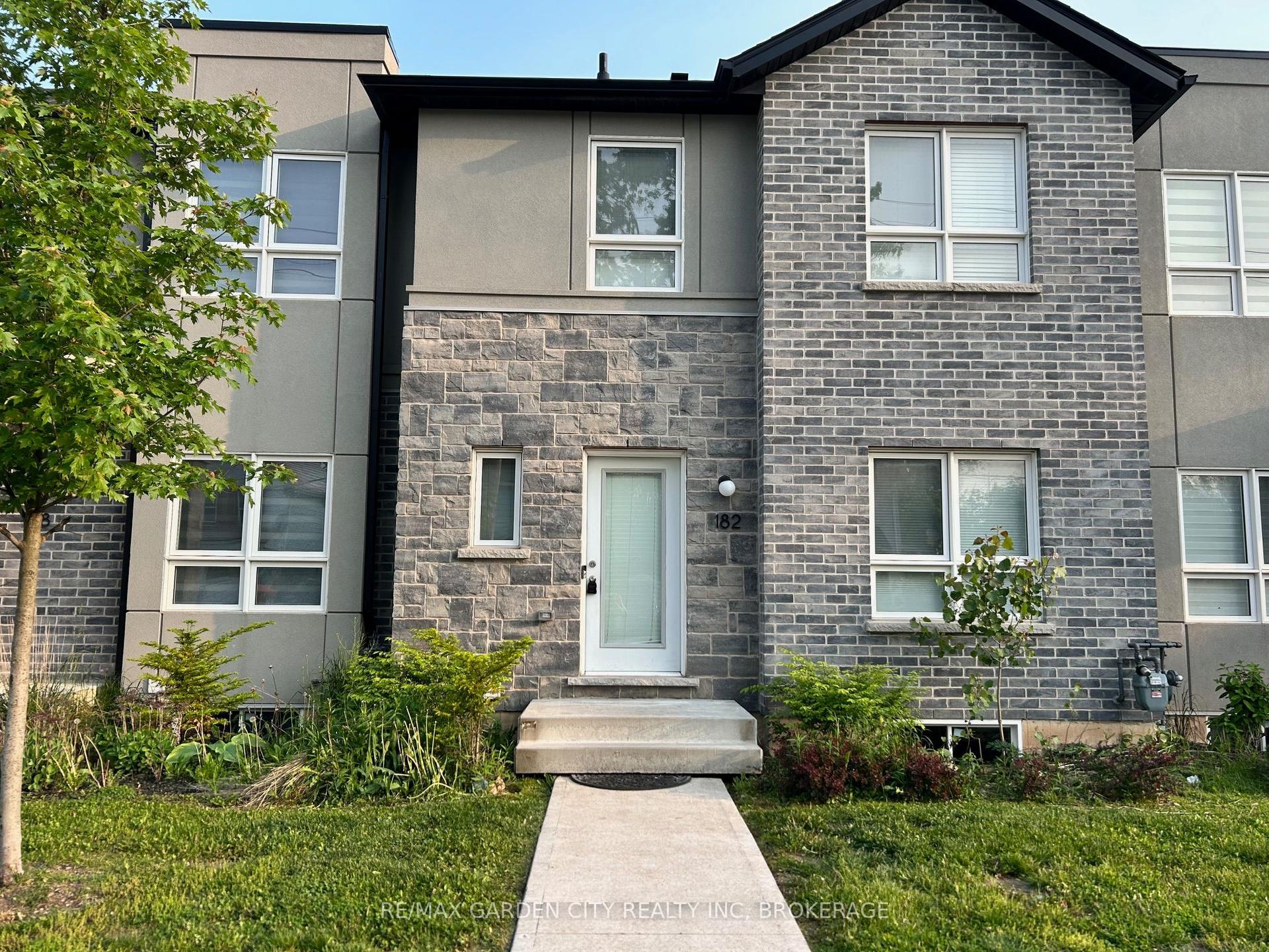 182 BROADWAY Lane 8 #8, Welland — Condo Town for lease, photo 1