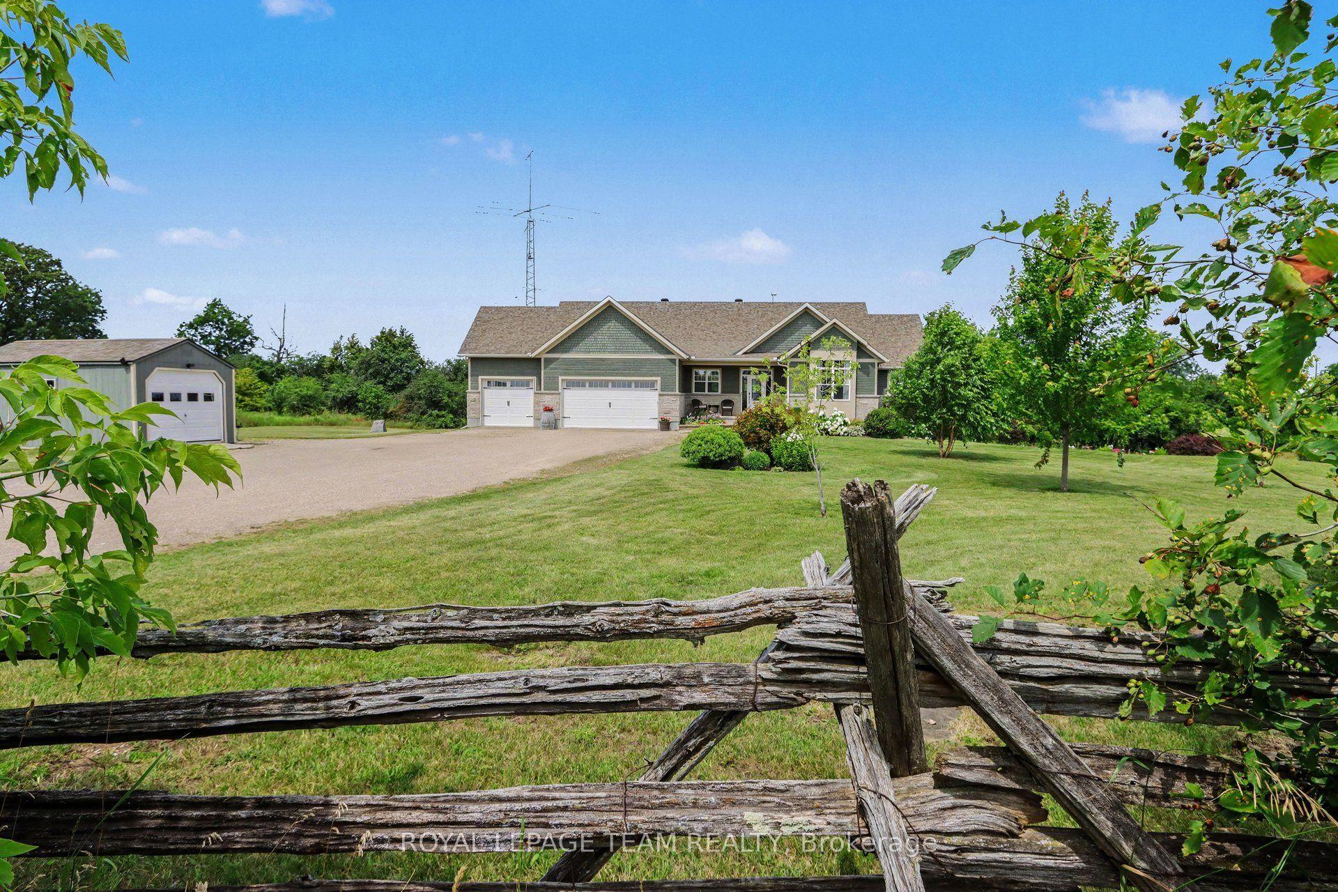 10 Old Kingston Road, Rideau Lakes — Detached for sale, photo 1