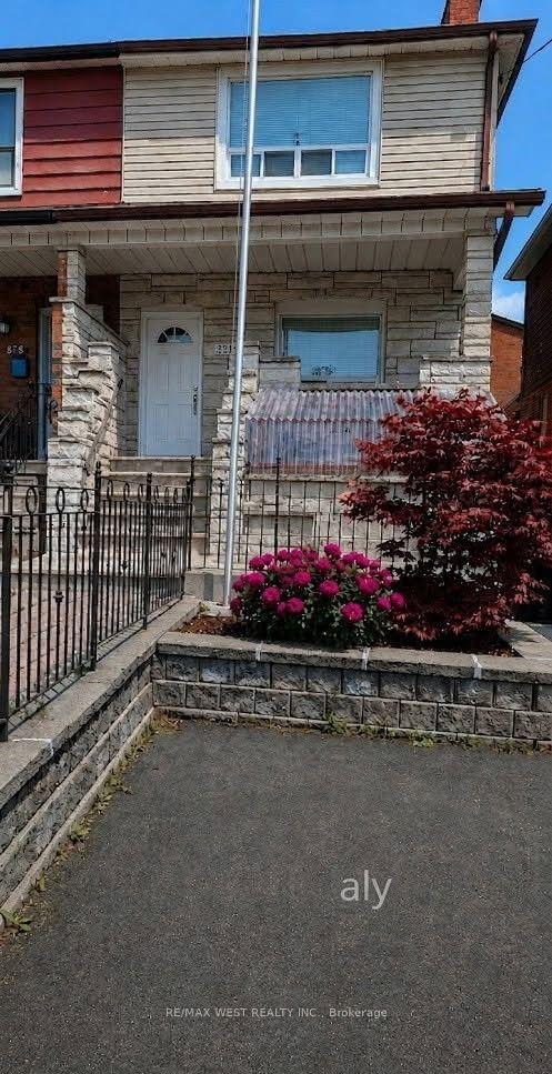 321 Caledonia Road upper #upper — photo 1