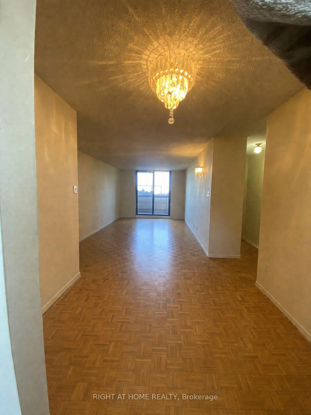 4673 Jane Street 811 #811 — photo 1