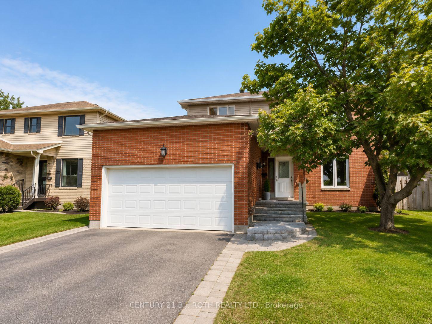 56 Livingstone Street W, Barrie — Detached for lease, photo 1