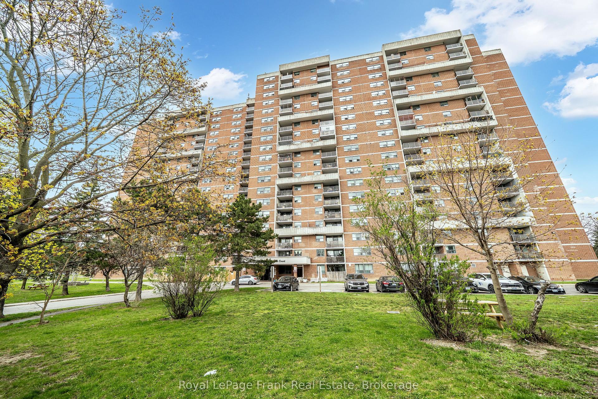 100 Wingarden Court 704 #704, Toronto — Condo for sale, photo 1