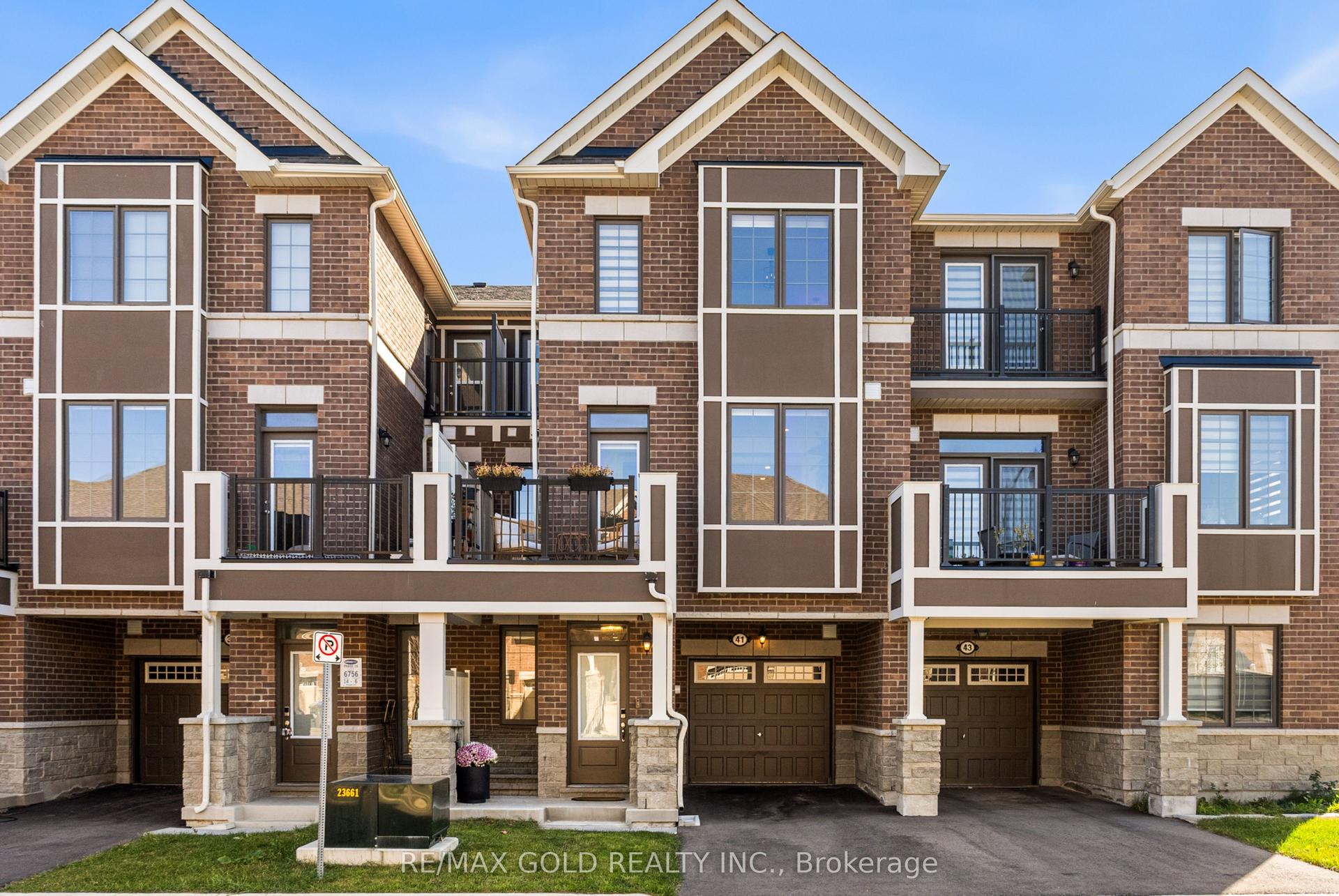 41 Keppel Circle, Brampton — Townhouse for sale, photo 1