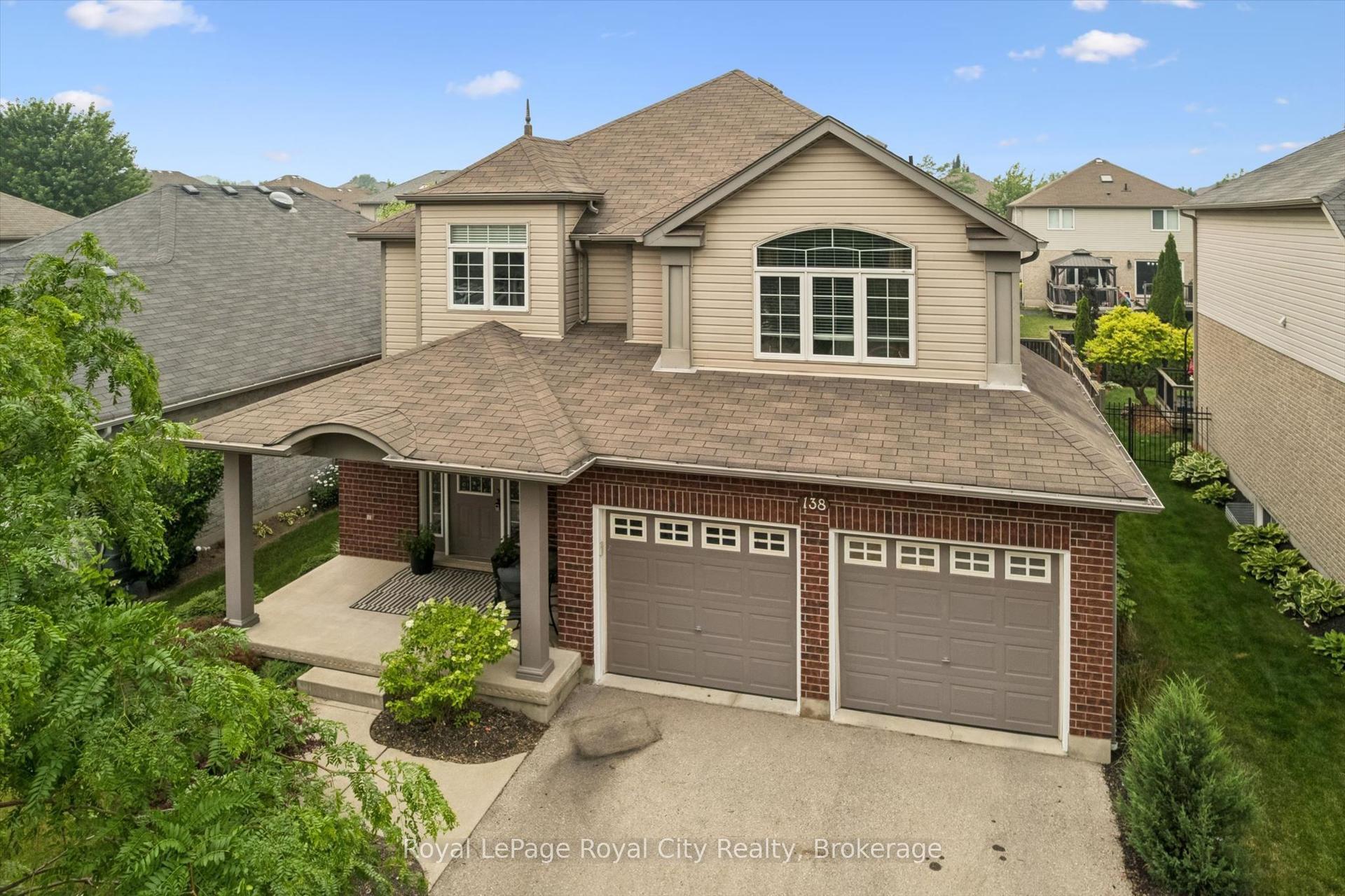 138 Flanders Road, Waterloo — Detached for sale, photo 1