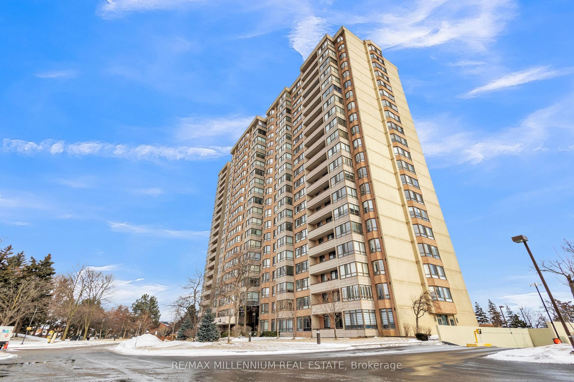 100 County Court Boulevard 1107 #1107, Brampton — Condo for lease, photo 1