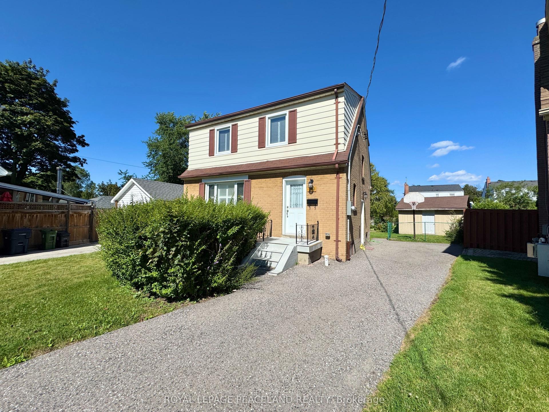 29 Rosita Crescent, Toronto — Detached for lease, photo 1