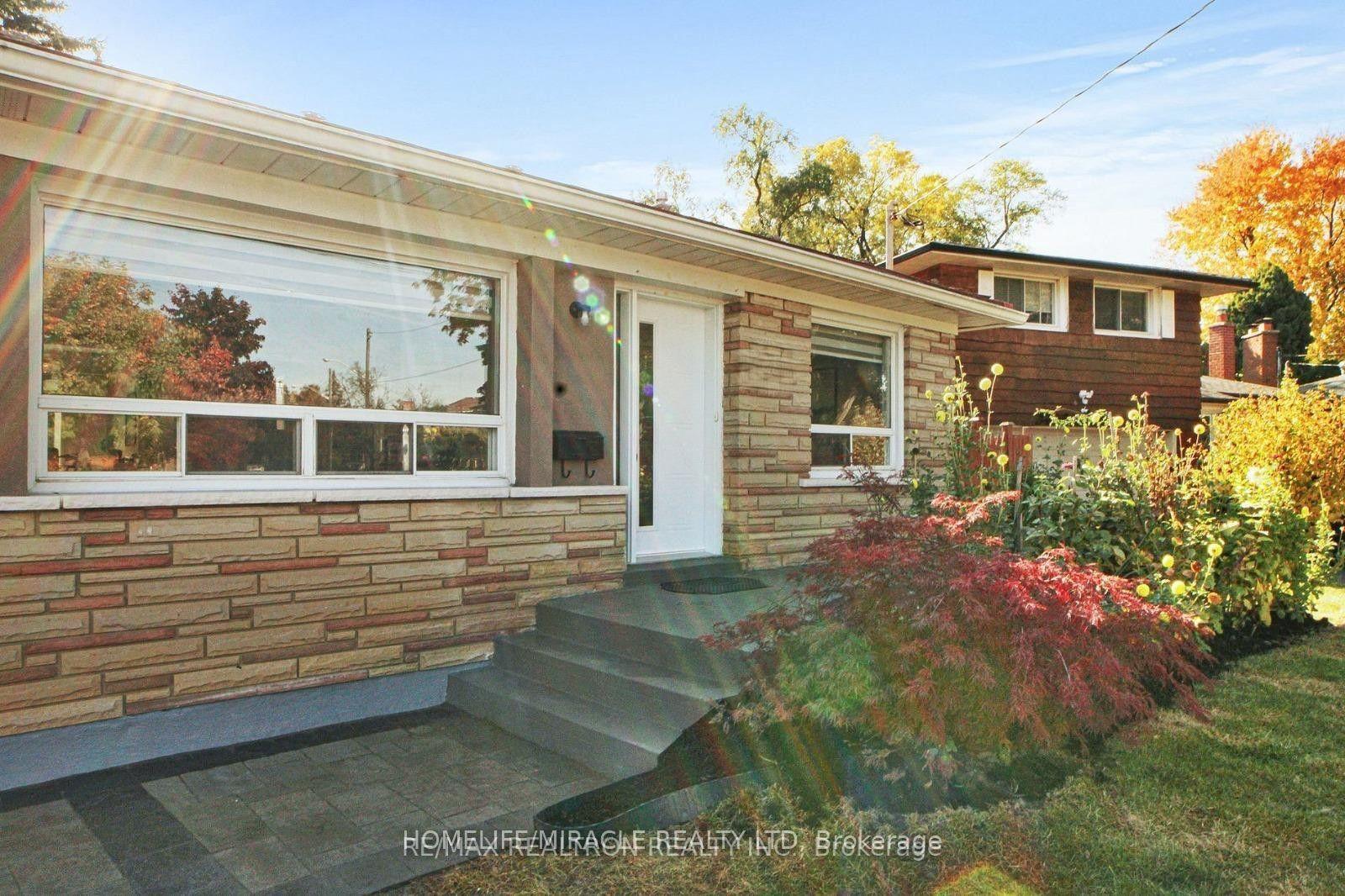 32 Araman Drive, Toronto — Detached for lease, photo 1