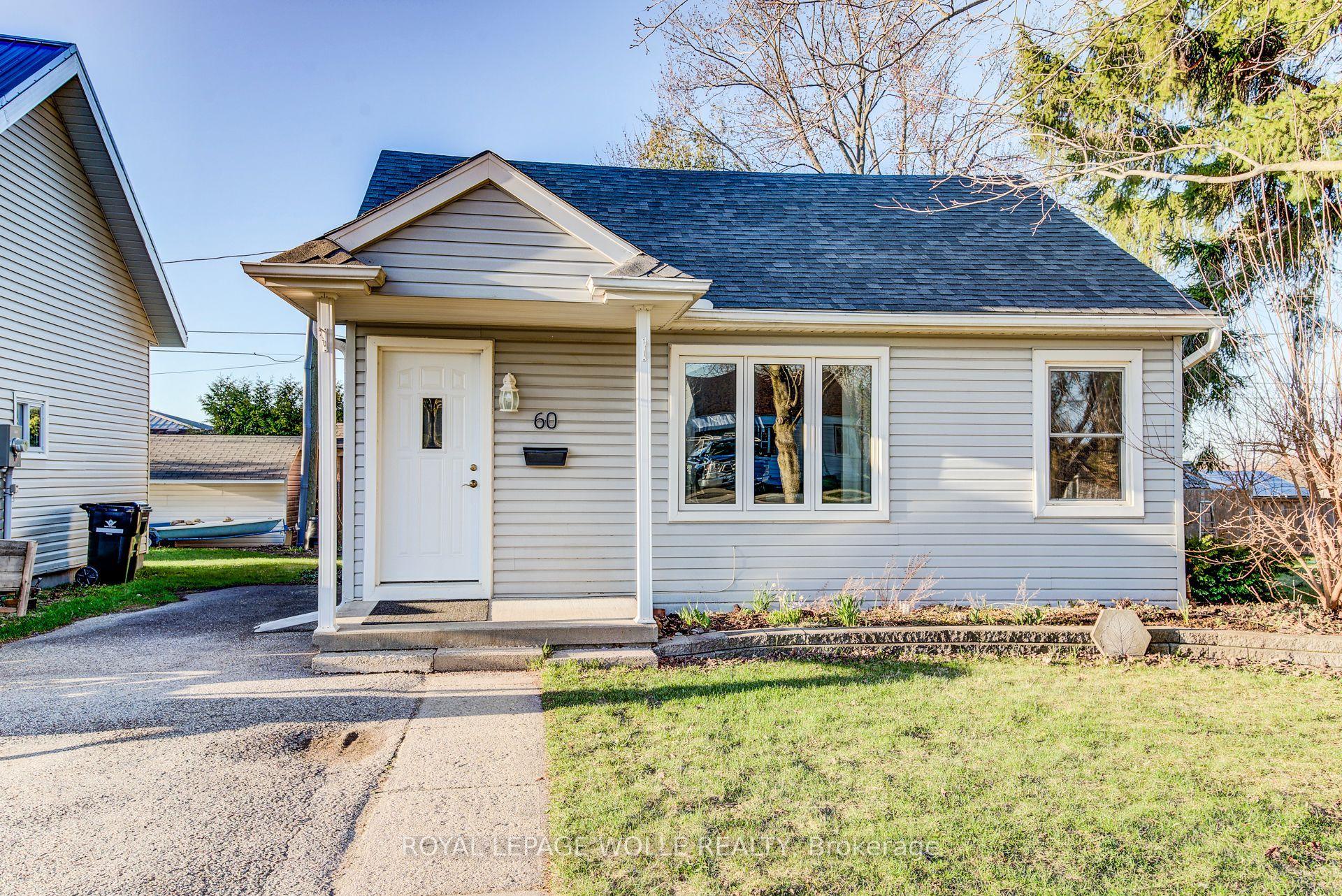 60 Riverside Drive W — photo 1