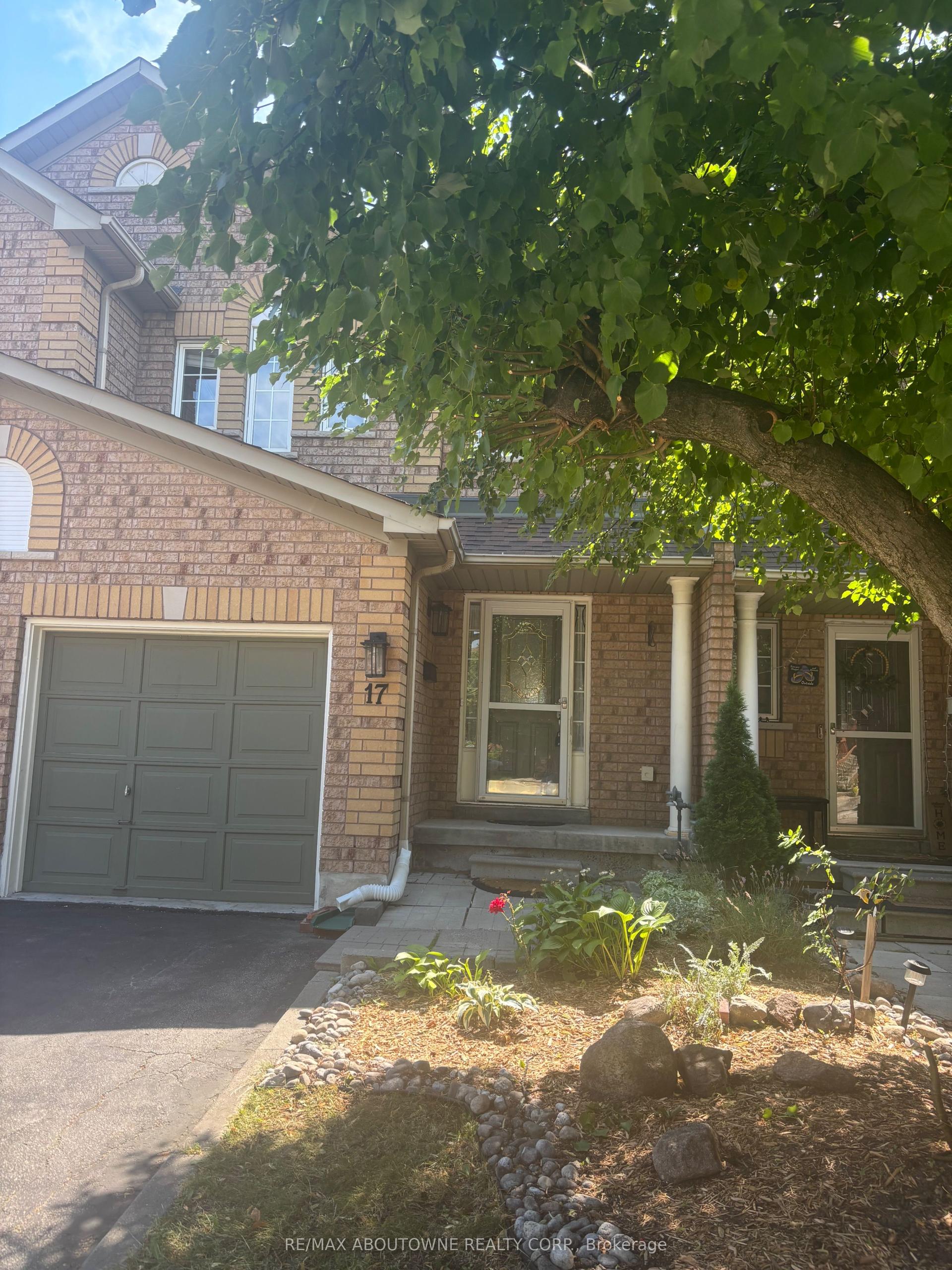 2871 Darien Road 17 #17, Burlington — Condo Town for lease, photo 1