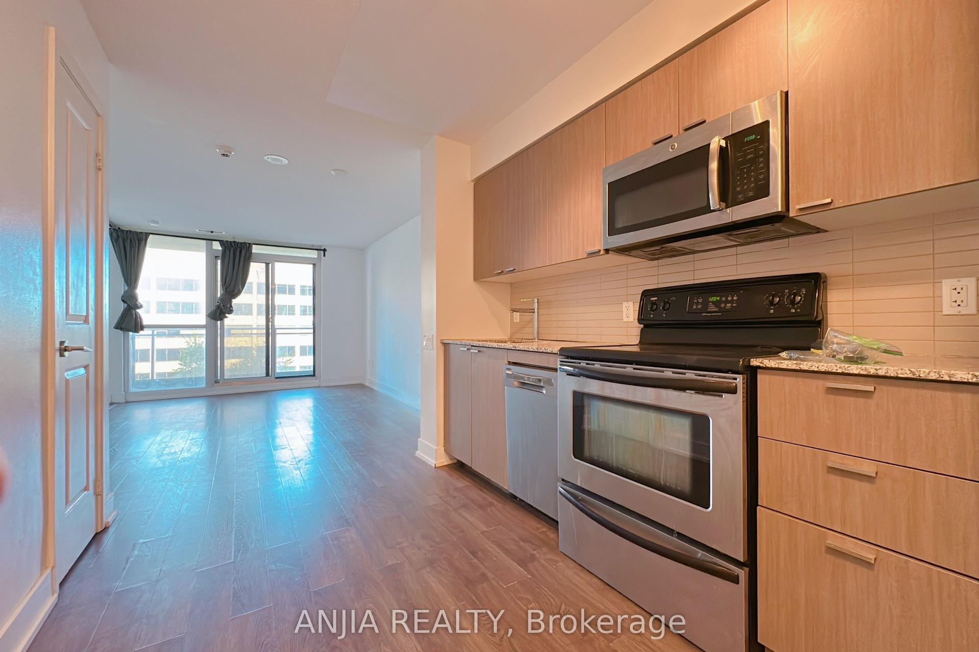 23 Sheppard Avenue E 605 #605 — photo 1