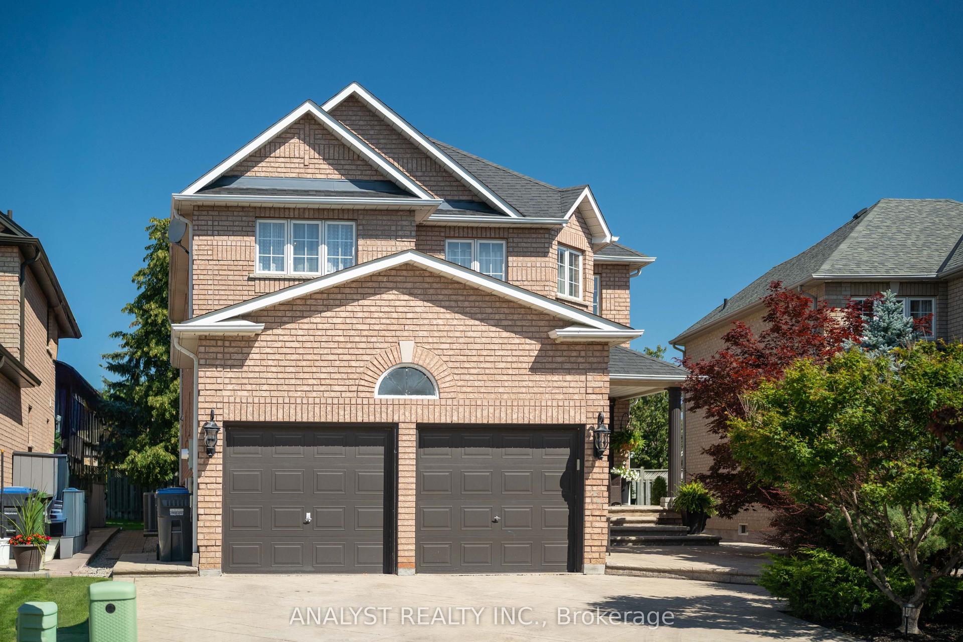 216 Waterbury Street, Caledon — Detached for sale, photo 1