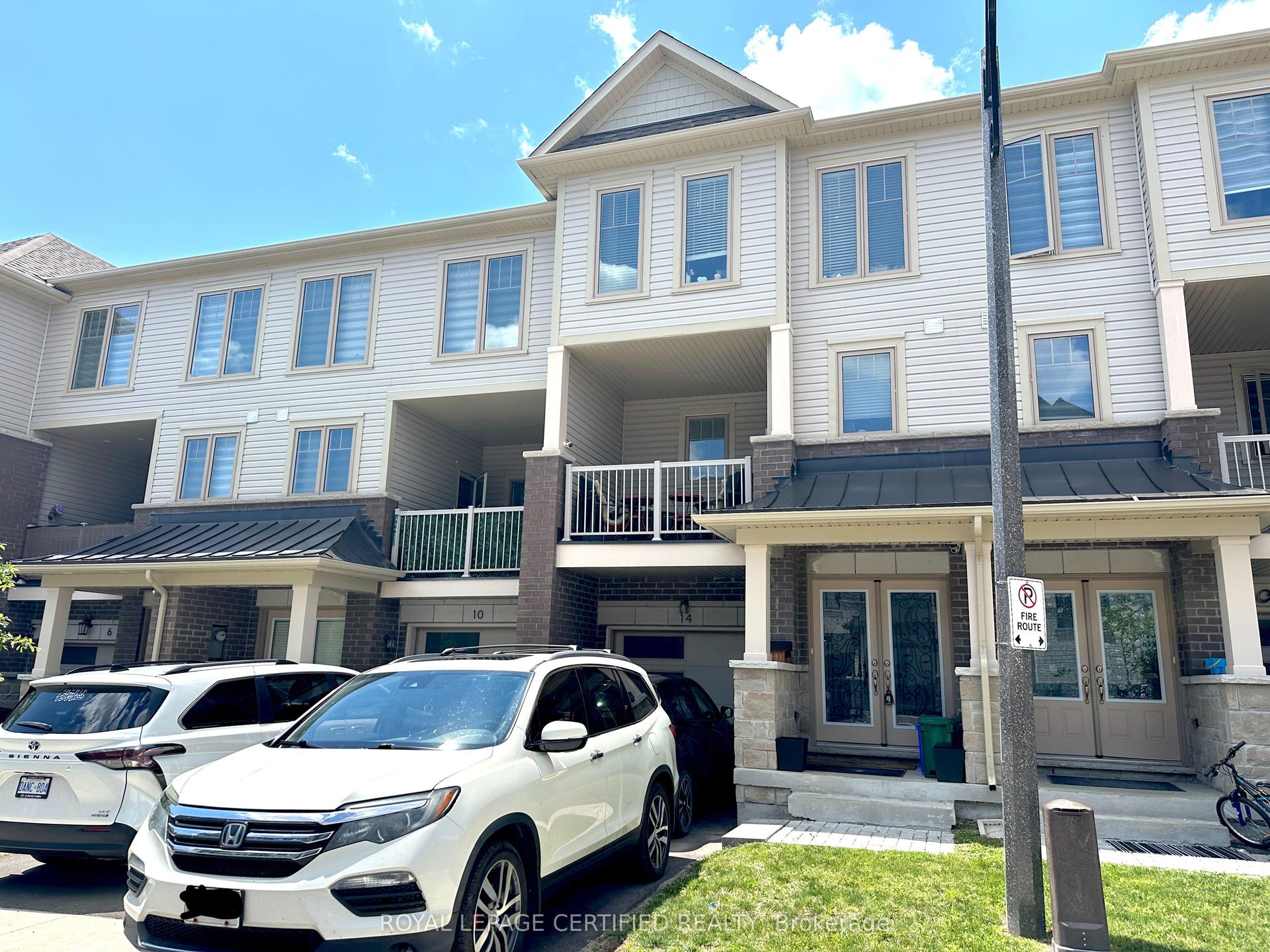 14 Ambereen Place, Clarington — Townhouse for lease, photo 1