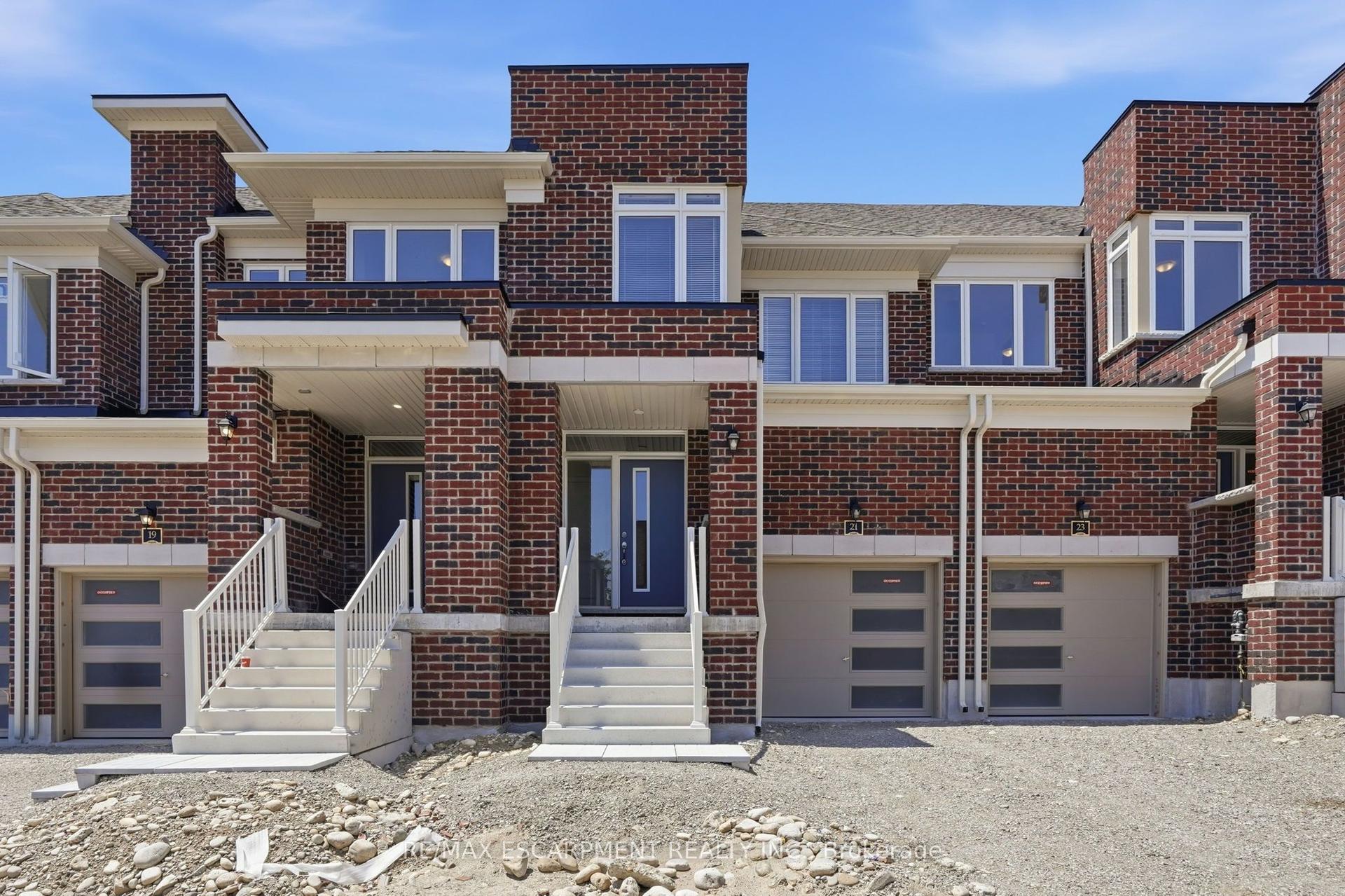 21 Chapman Road, Brant — Townhouse for lease, photo 1