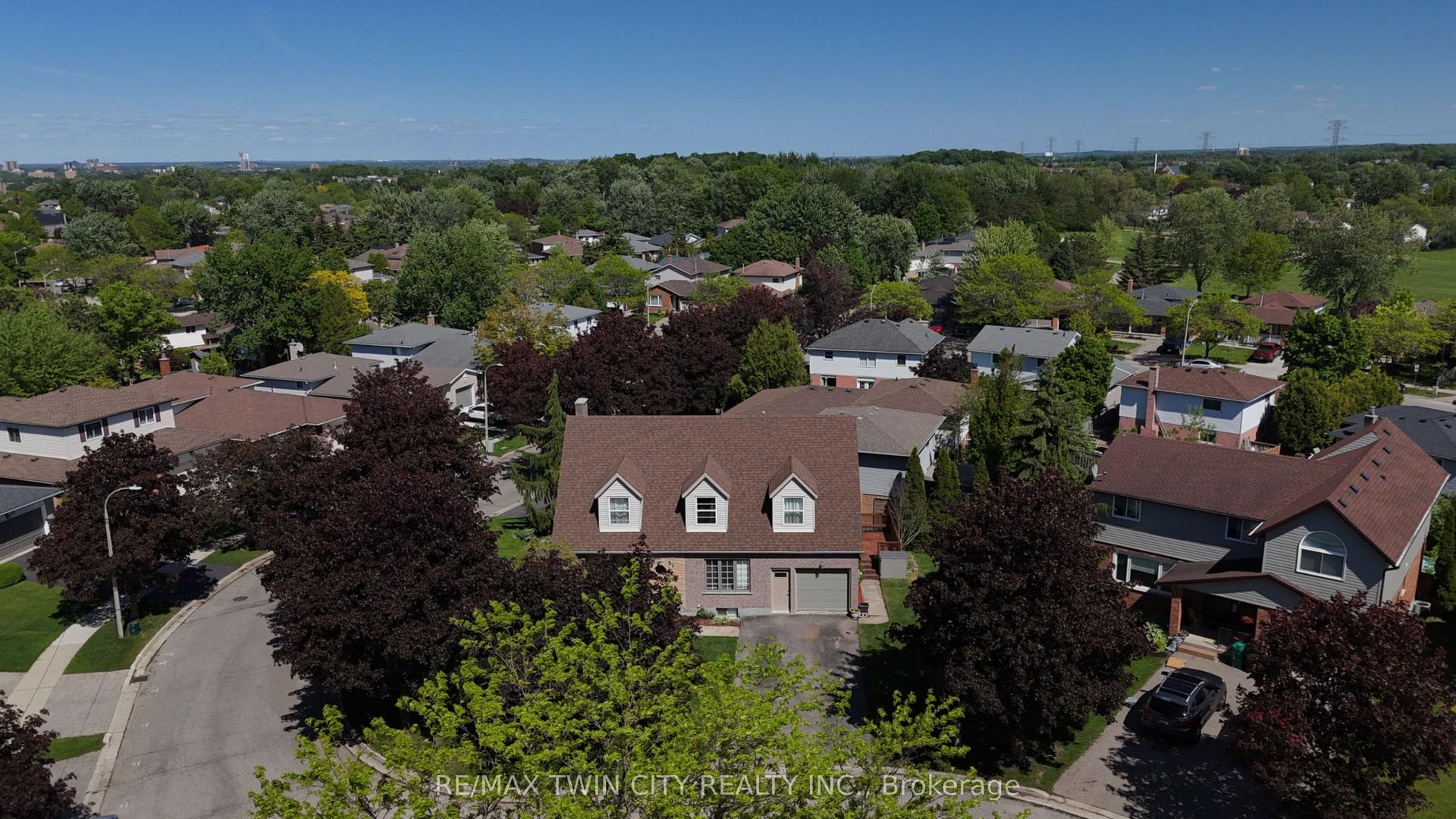 31 Windermere Court — photo 1