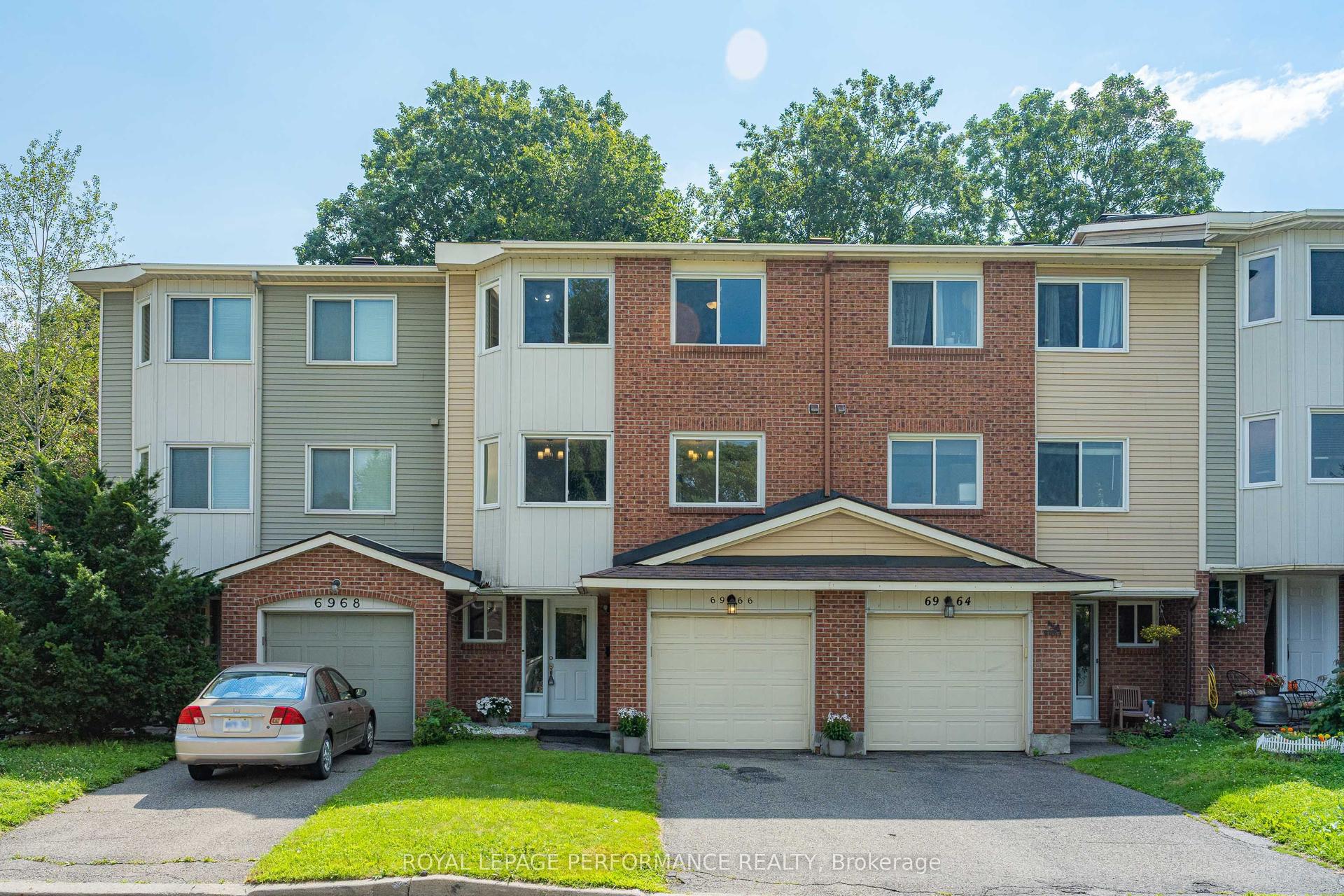 6966 Bois Avenue, Orleans - Convent Glen and Area — Condo Town for sale, photo 1