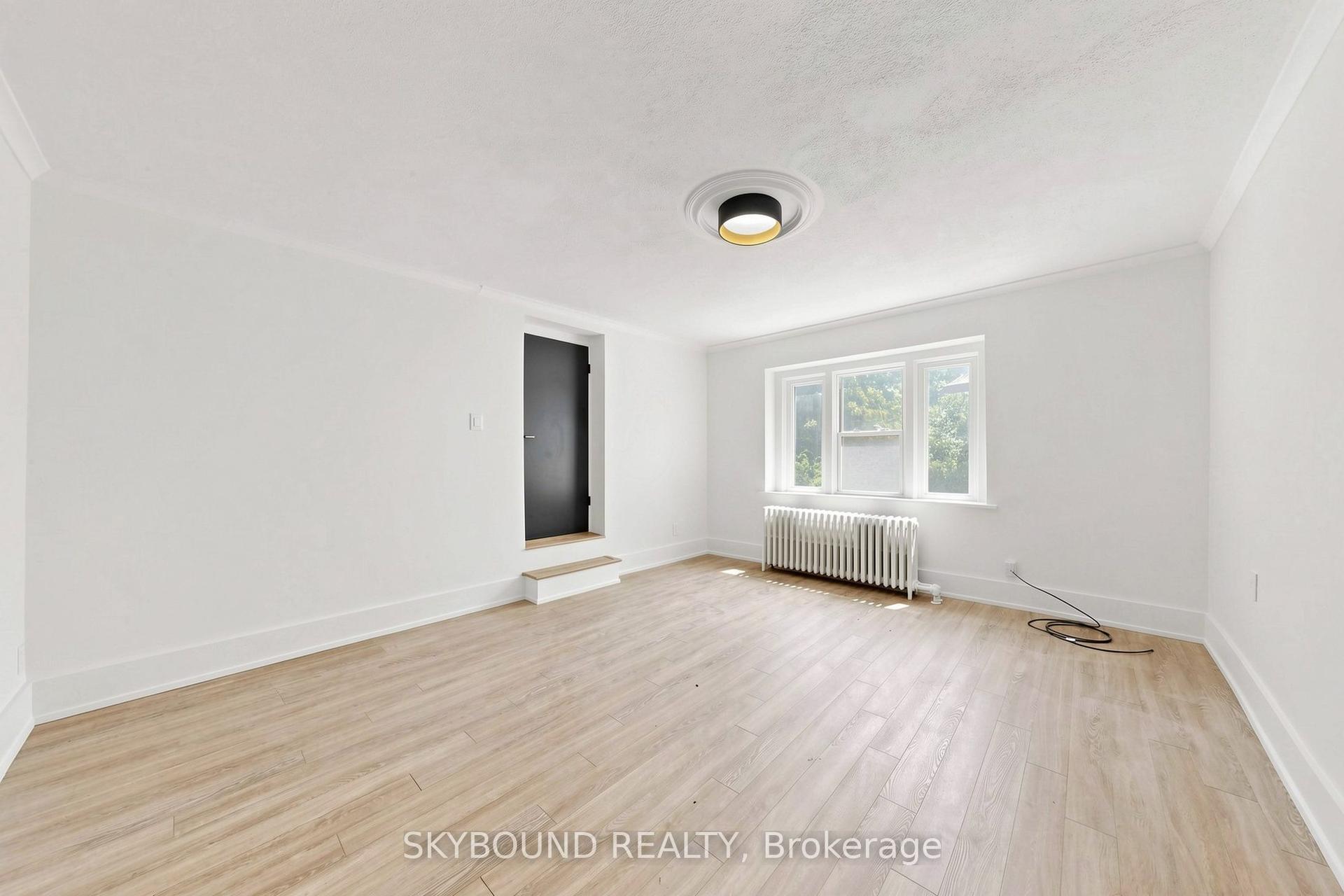1165 Kingston Road 15 #15, Toronto — Multiplex for lease, photo 1