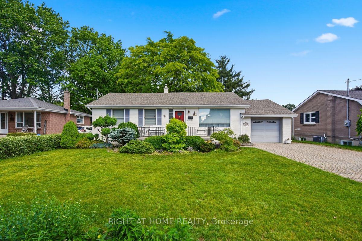 384 Regal Drive, London East — Detached for sale, photo 1