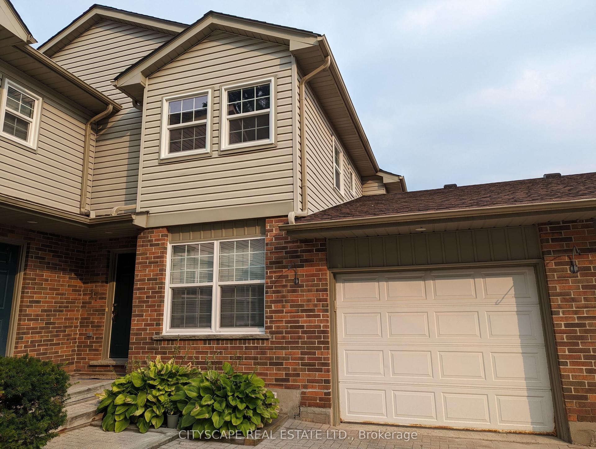 250 Keats Way 17 #17, Waterloo — Condo Town for sale, photo 1