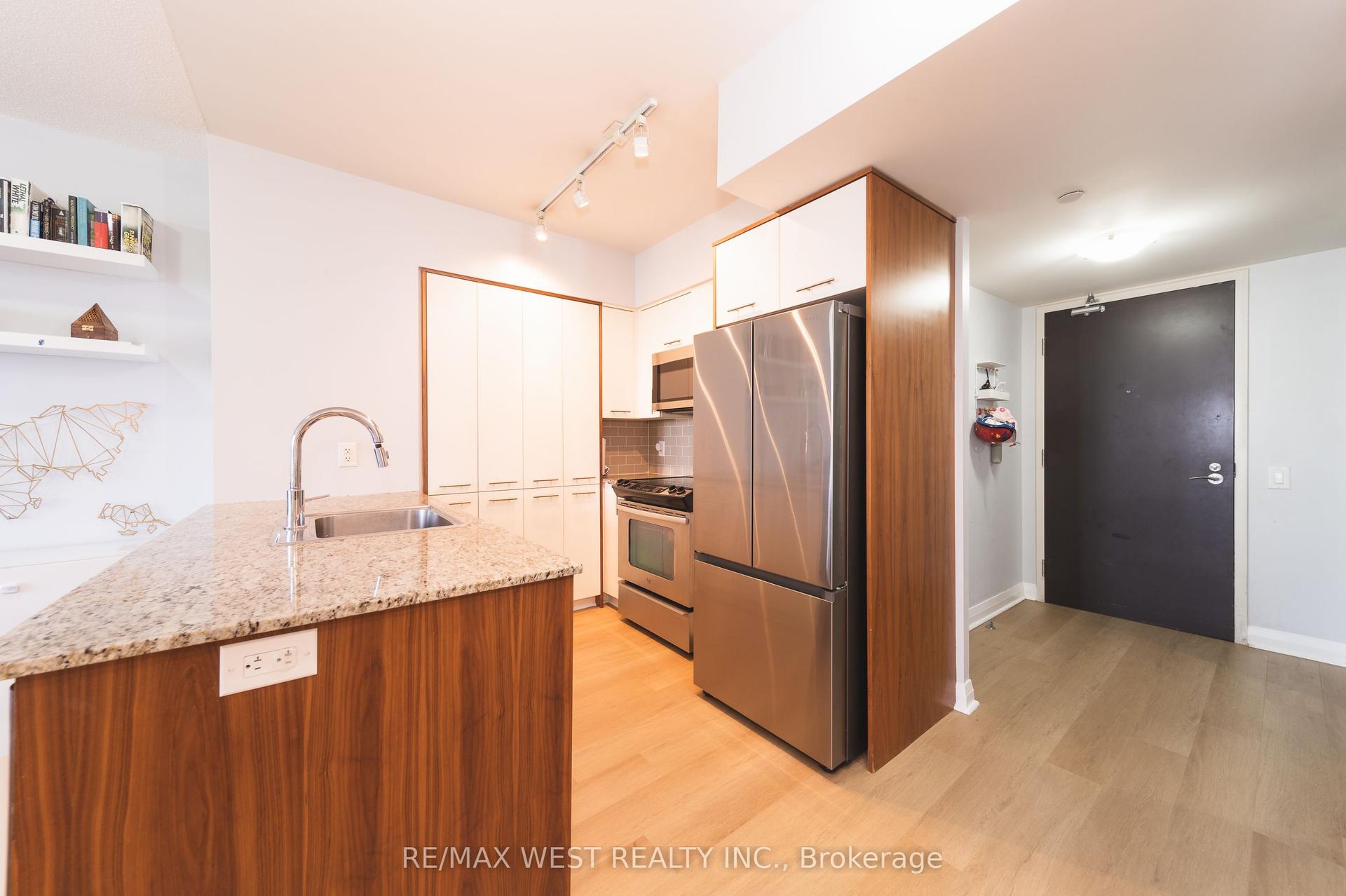 1 Valhalla Inn Road 1206 #1206, Toronto — Condo for sale, photo 1