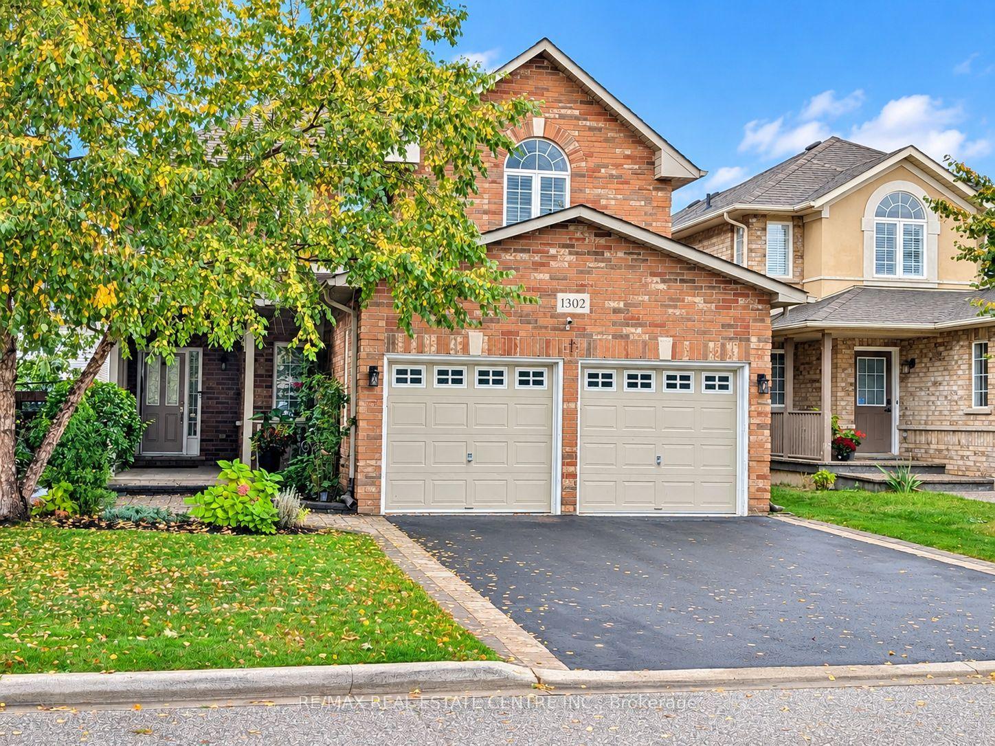 1302 Renfield Drive, Burlington — Detached for sale, photo 1