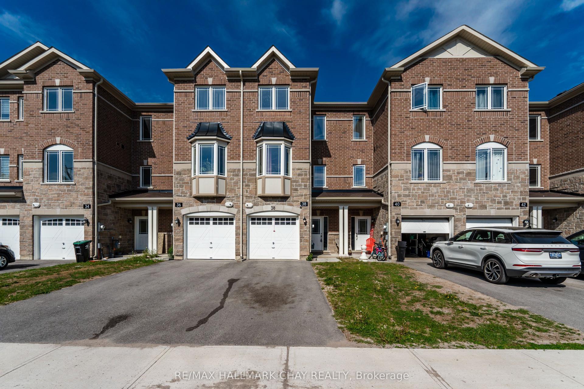 38 Milson Crescent — photo 1