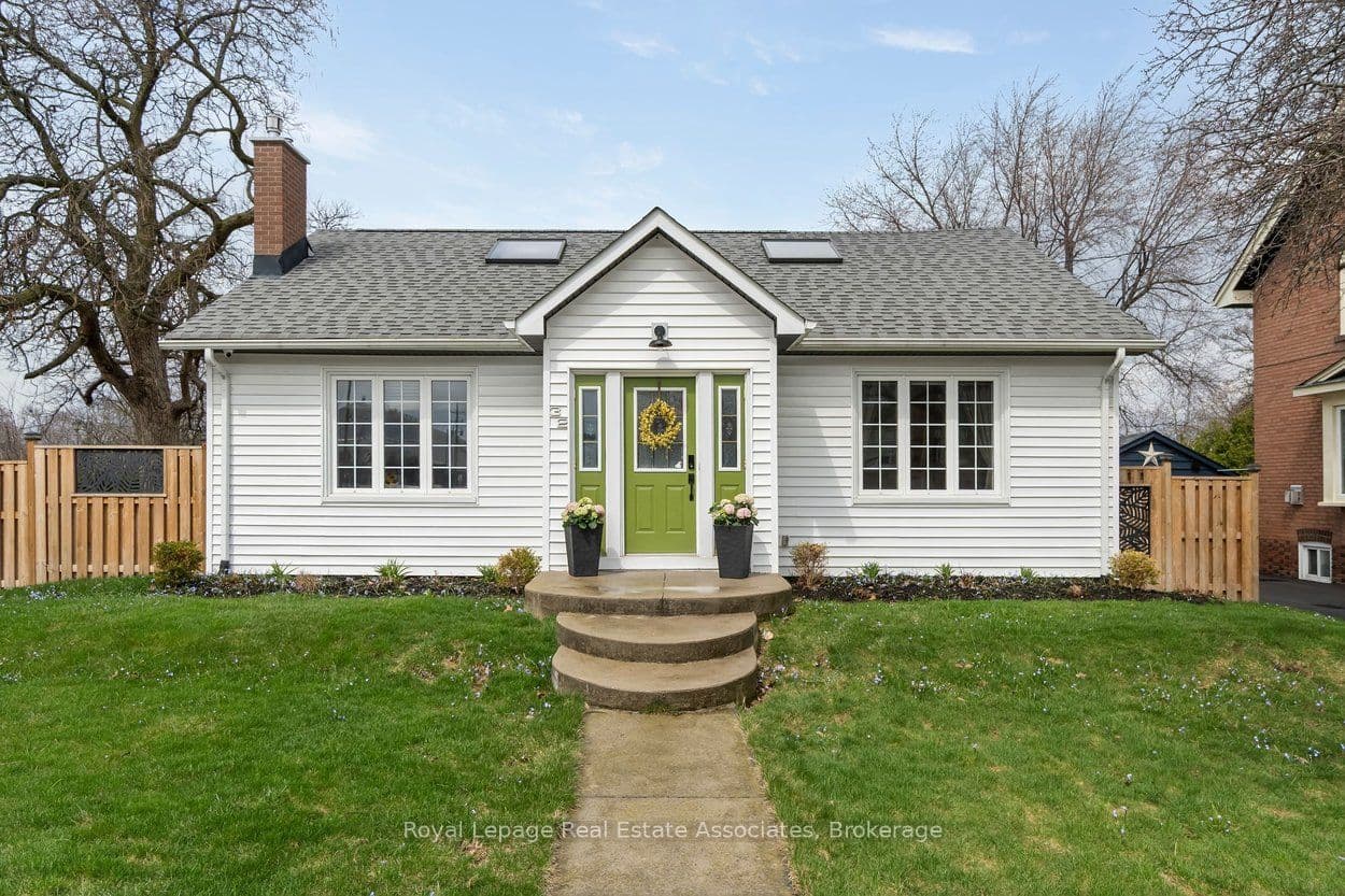 32 Craig Street — photo 1