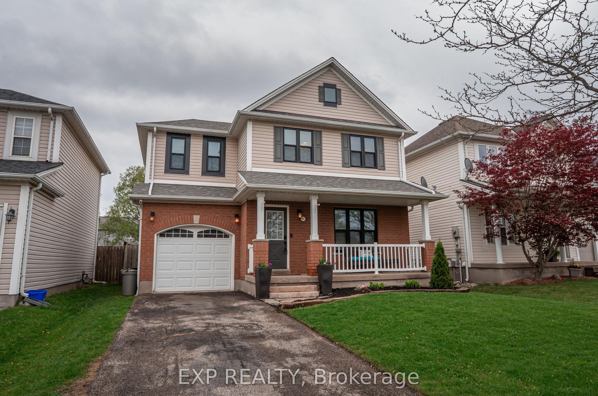 24 lovell Crescent — photo 1
