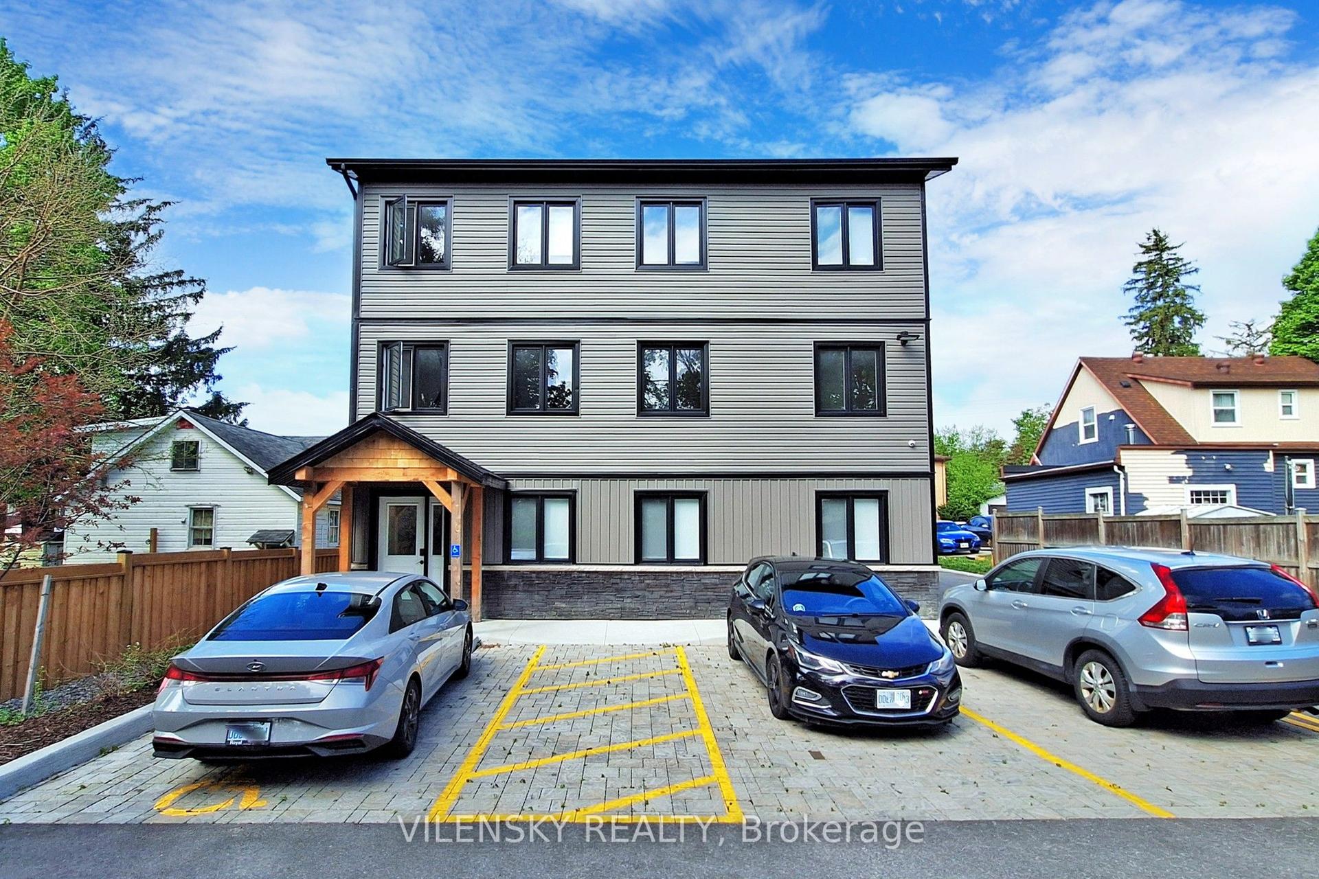 195 Owen Street E #E — photo 1