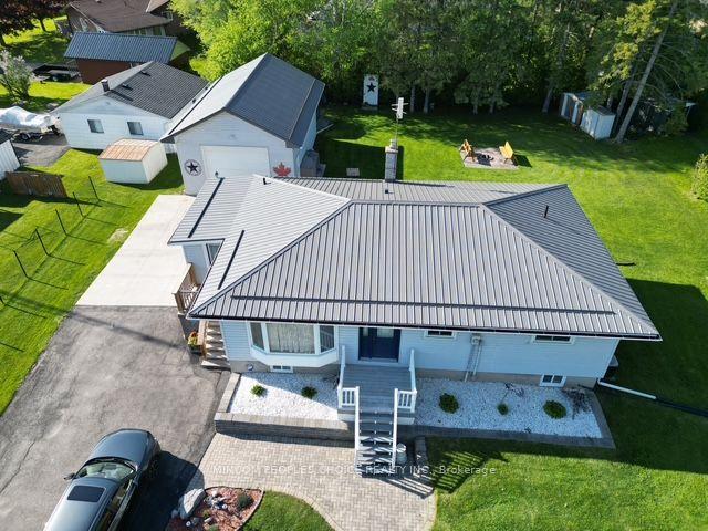 5 Emily Court — photo 1