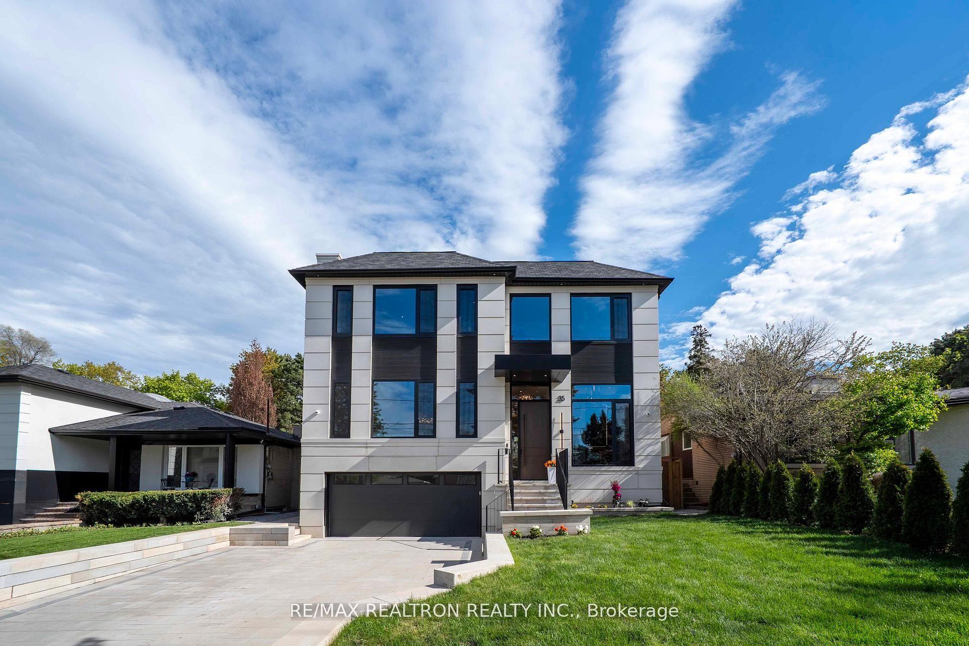 35 Foxwarren Drive — photo 1