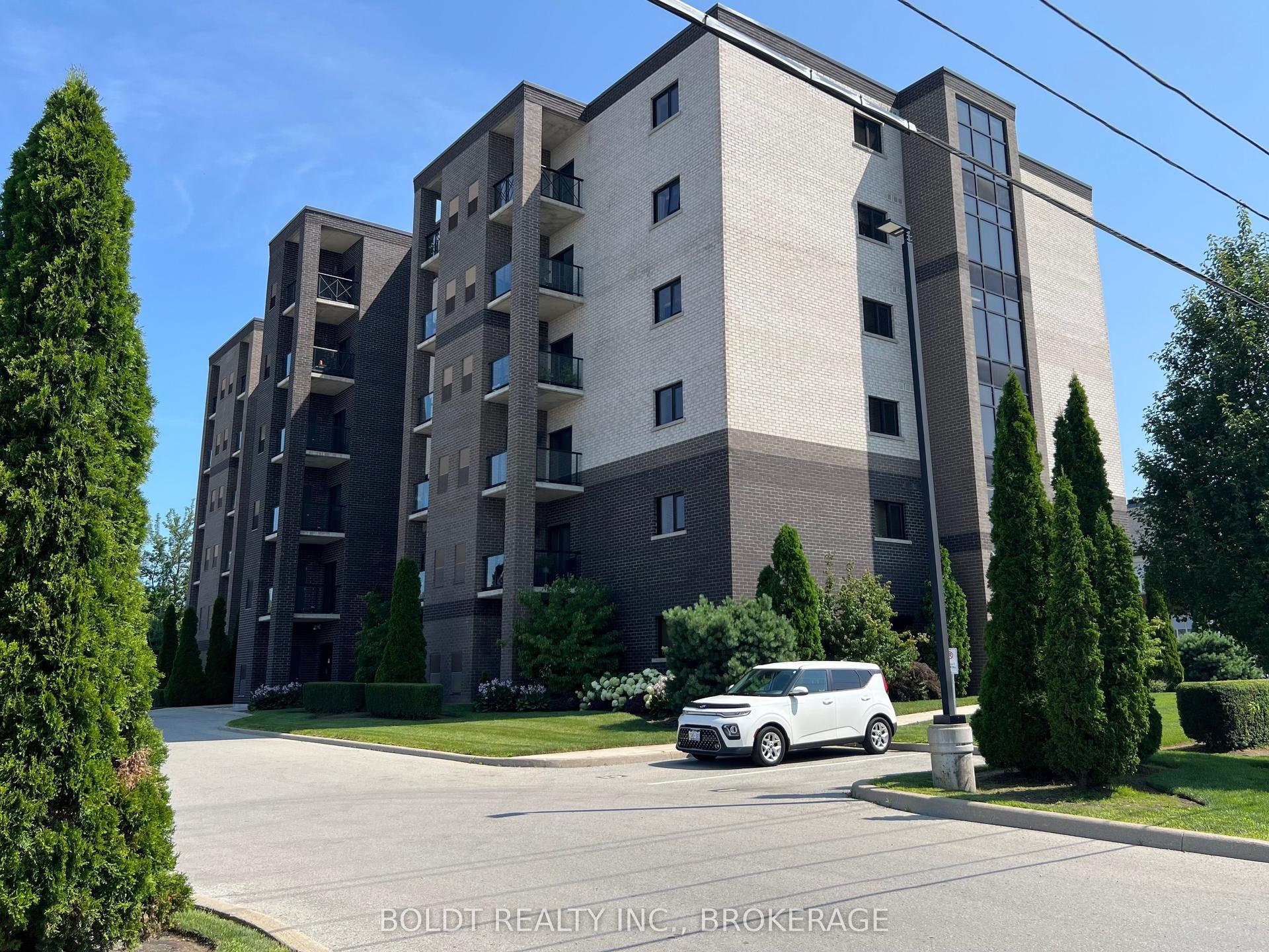 5837 Dunn Street 207 #207, Niagara Falls — Condo for lease, photo 1