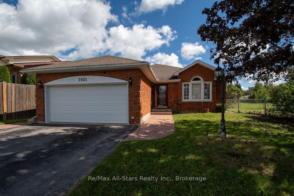 1921 Mapleridge Drive, Peterborough — Detached for sale, photo 1