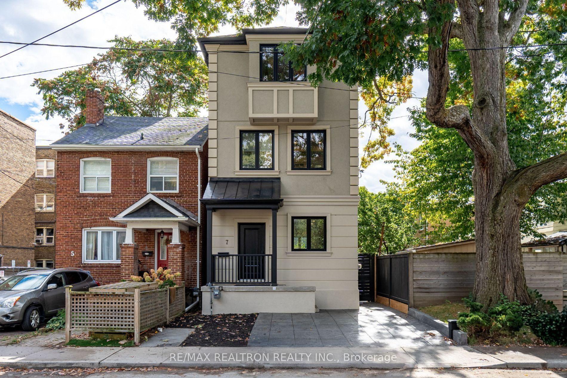 7 Louise Avenue — photo 1