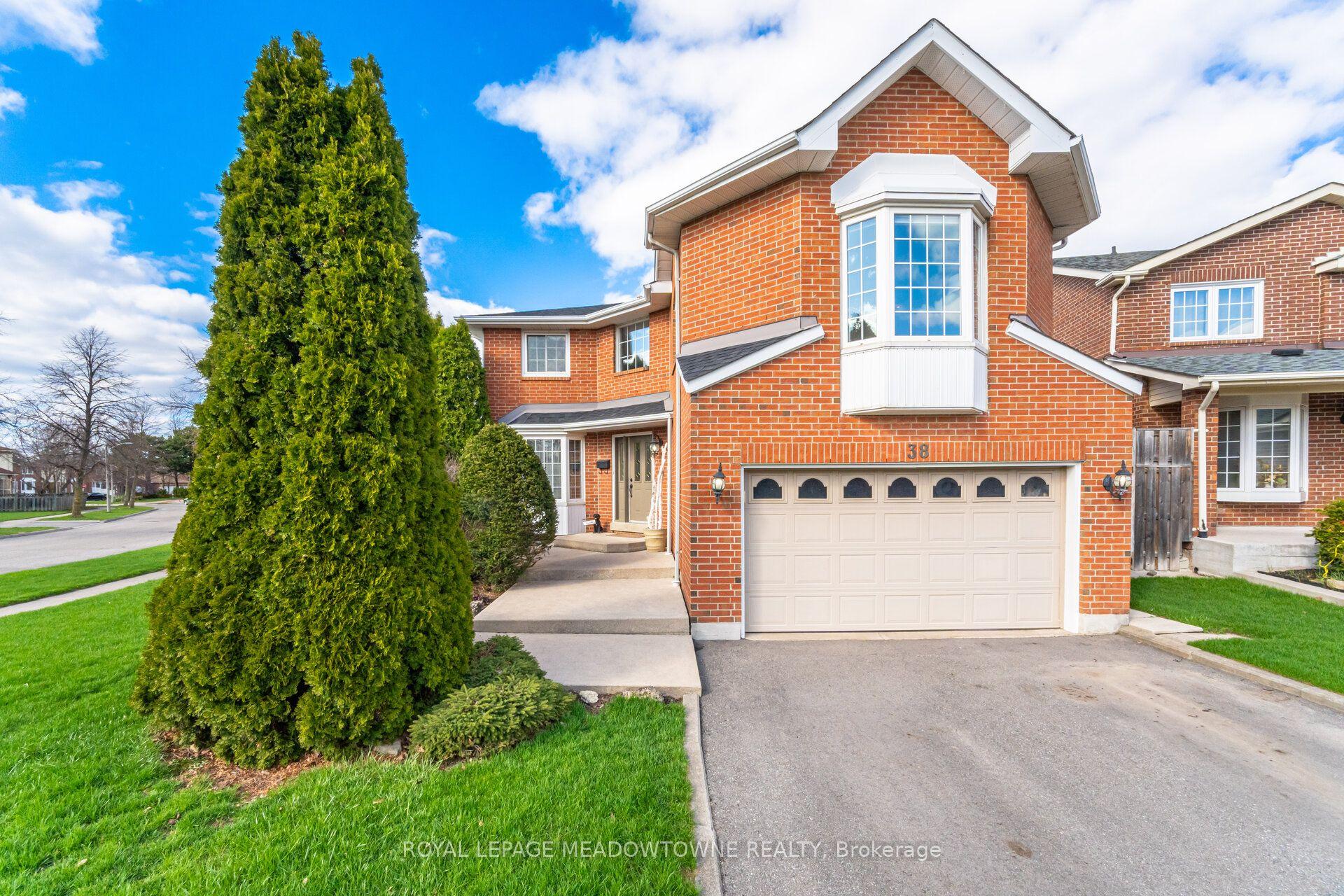 38 Mckillop Court — photo 1