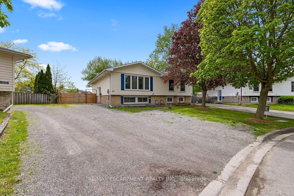 24 TARA Crescent — photo 1