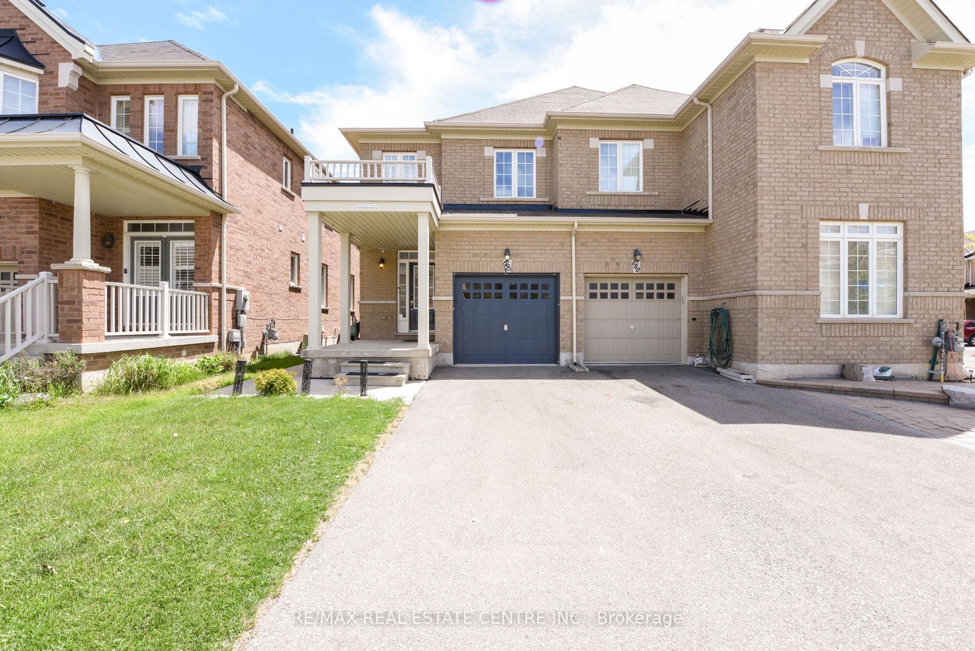 682 Megson Terrace, Milton — Semi-Detached for lease, photo 1