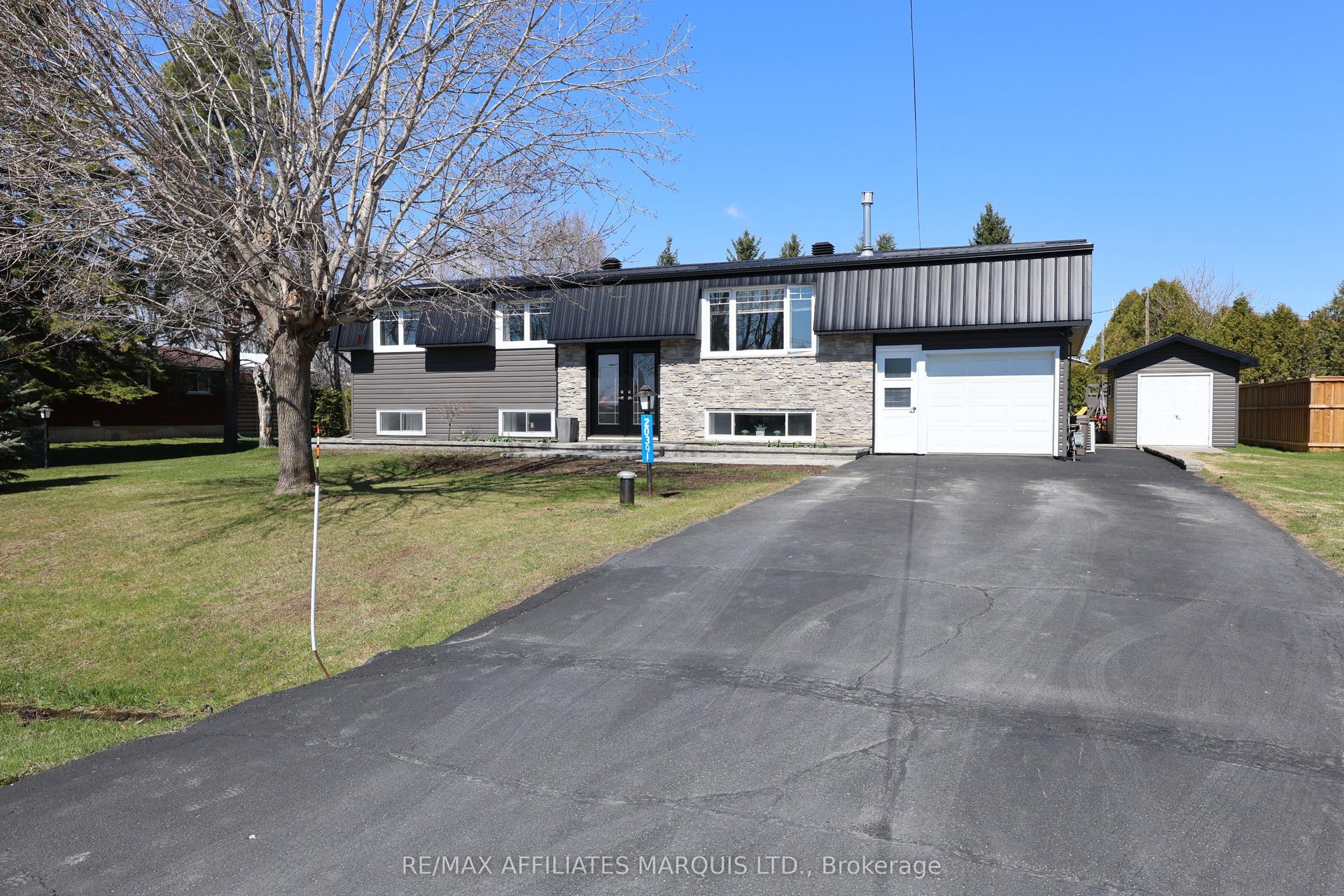 20391 Park Crescent — photo 1