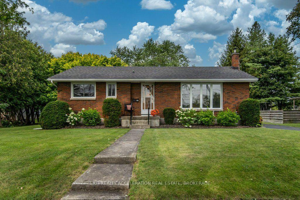 409 Dundas Street W, Greater Napanee — Detached for sale, photo 1