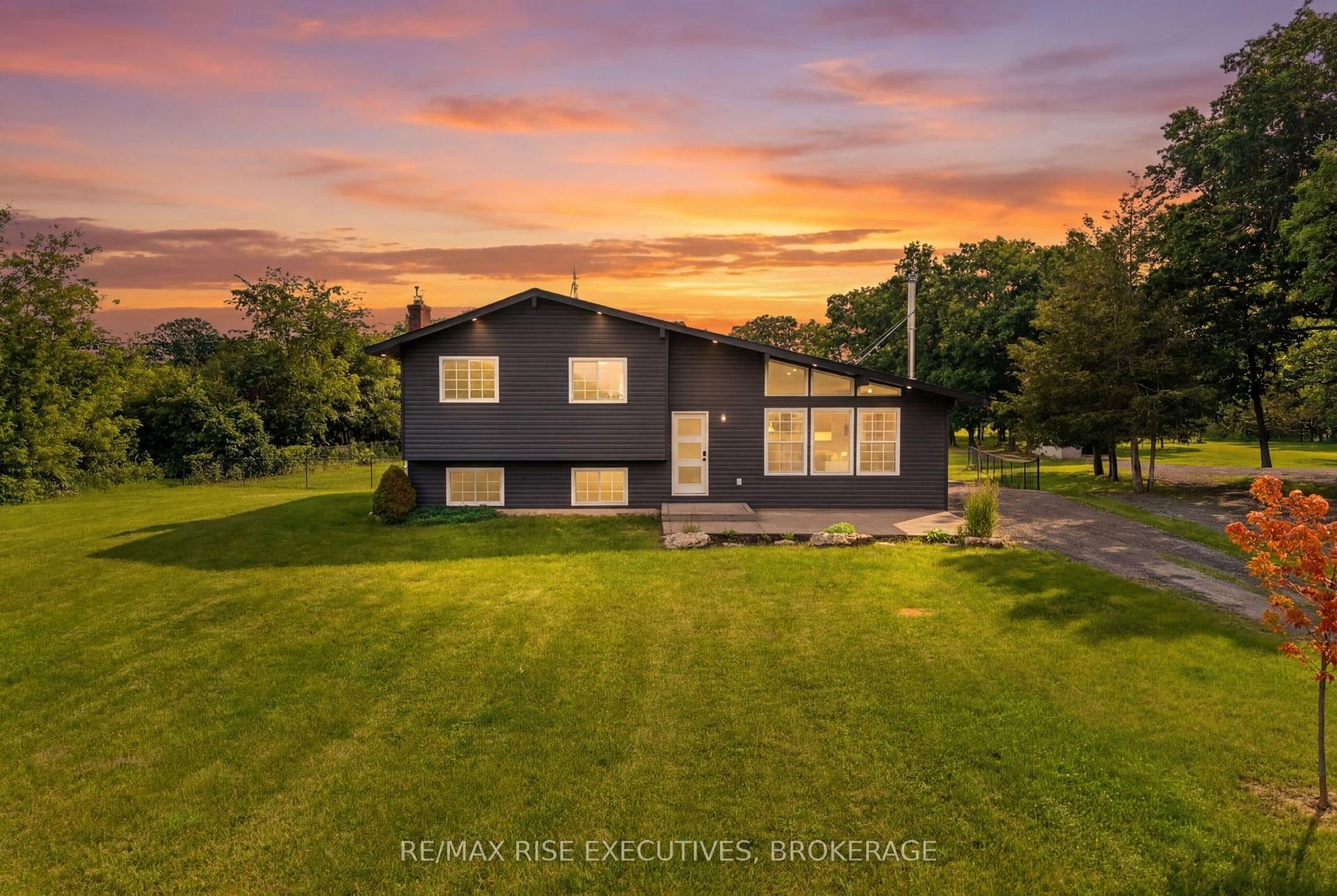 252 Hambly Road — photo 1
