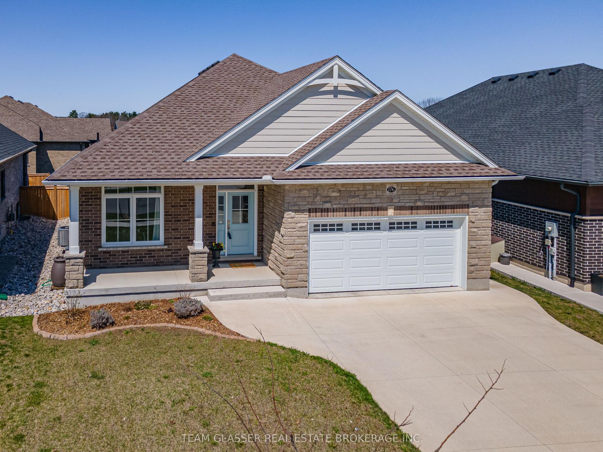 176 BOARDWALK Way — photo 1