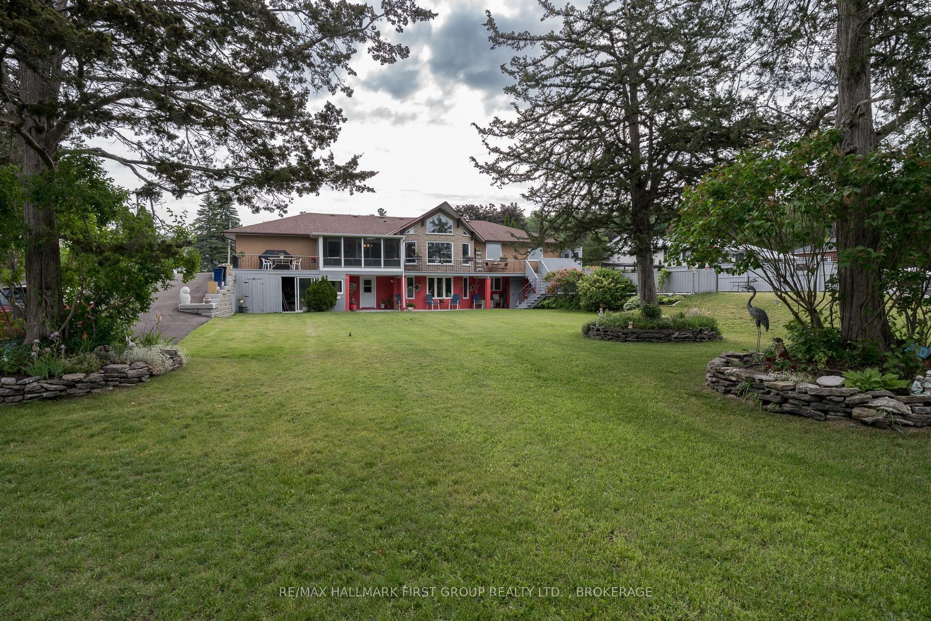 195 Riverside Parkway — photo 1