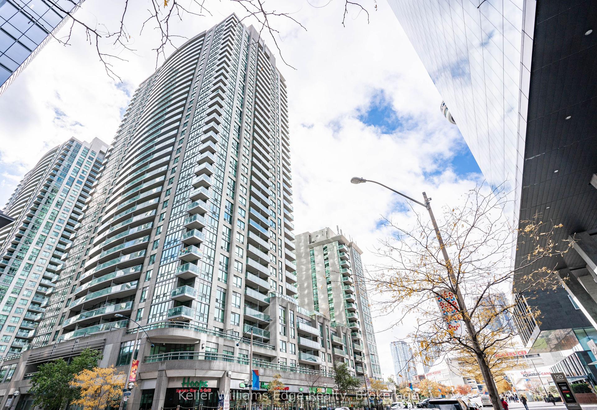30 Grand Trunk Crescent W 2001 #2001, Toronto — Condo for lease, photo 1