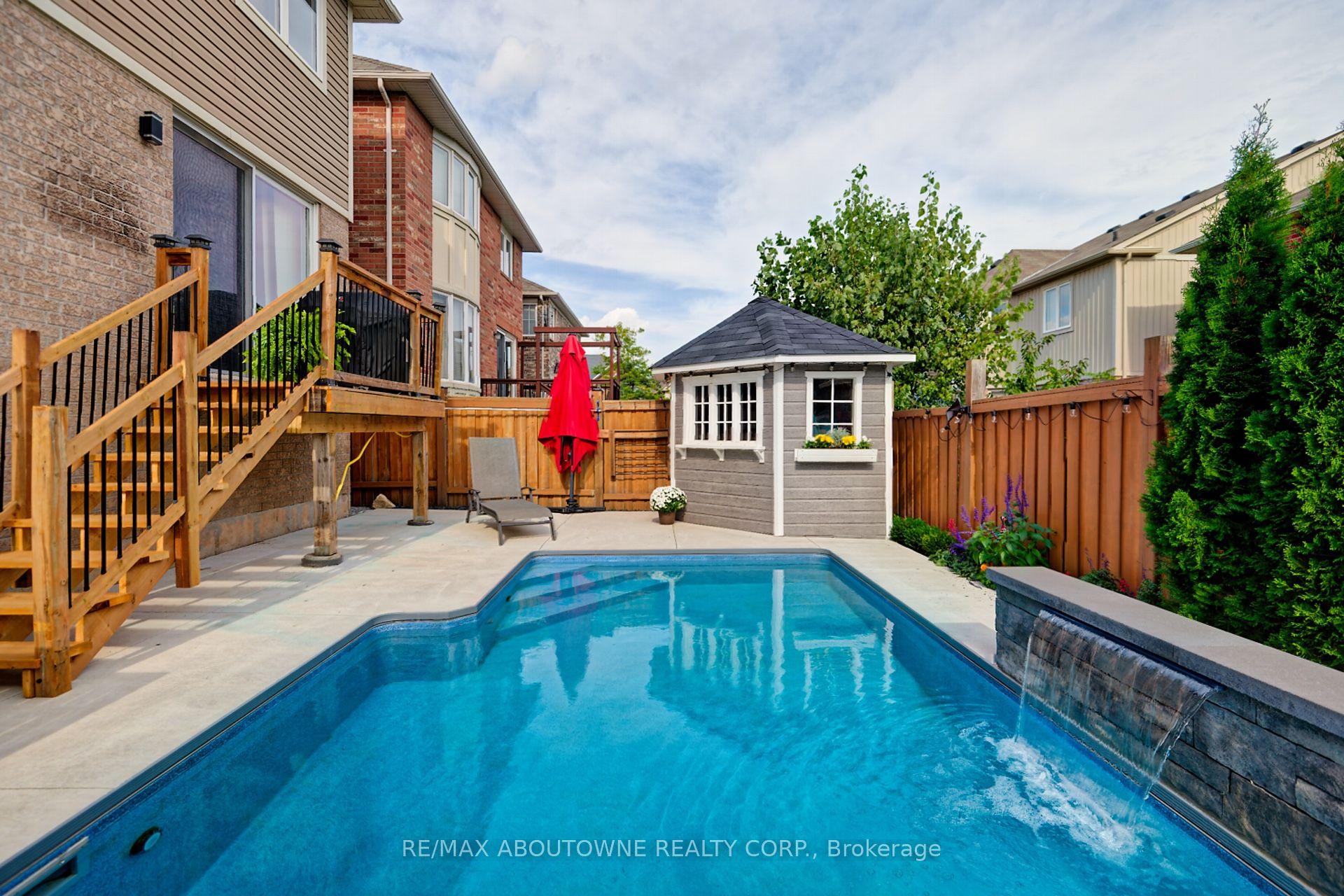 310 Leitch Landing — photo 1