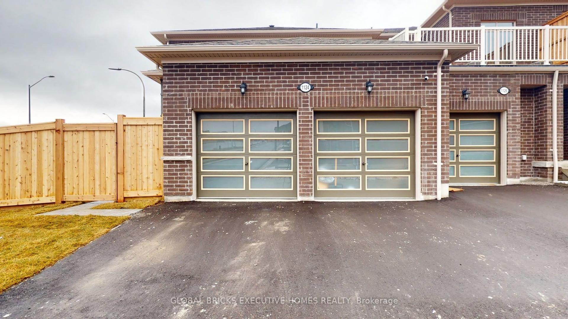 1124 Baltic Lane, Pickering — Townhouse for lease, photo 1