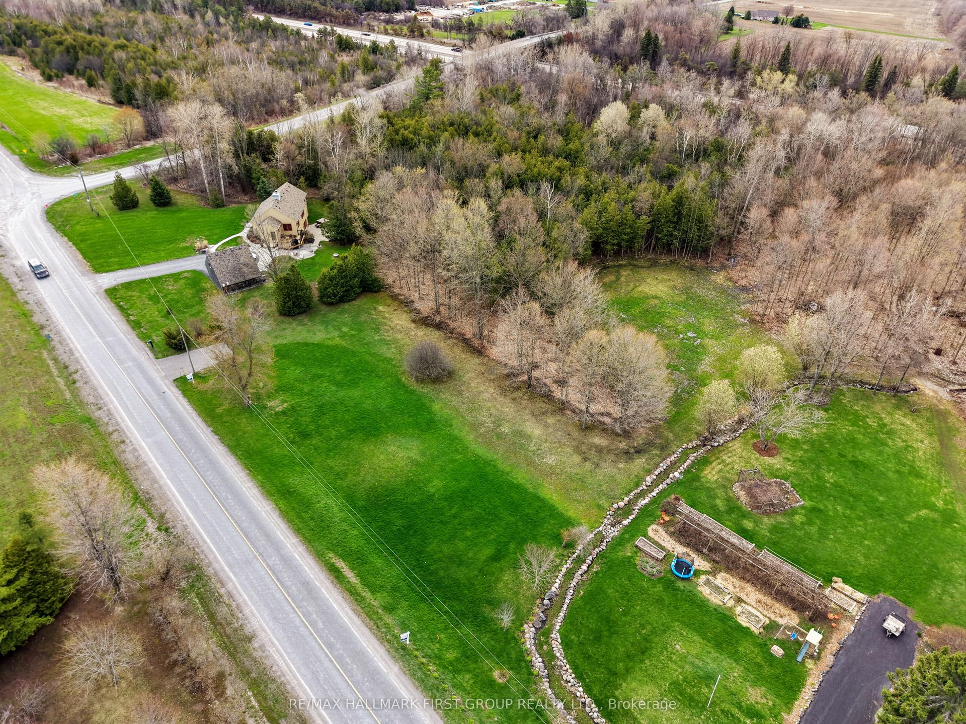 426 Gully Road — photo 1
