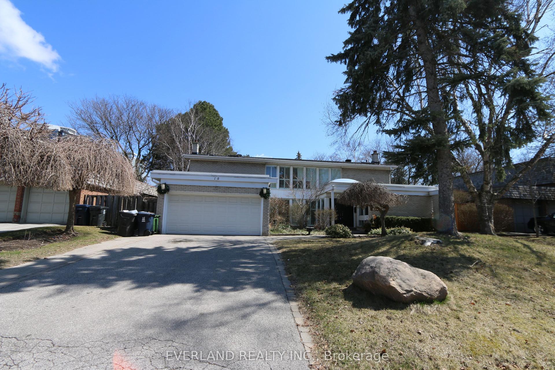 18 Silvergrove Road, Toronto — Detached for lease, photo 1