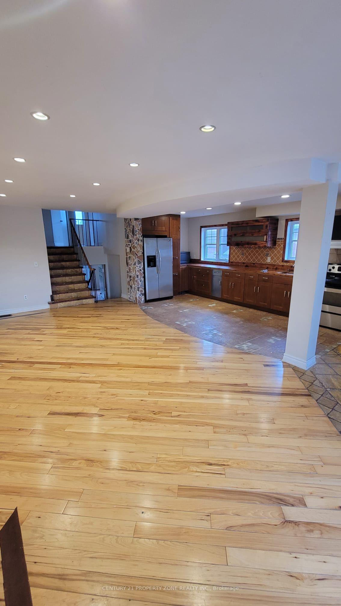 44 Rotherglen (Main) Court — photo 1