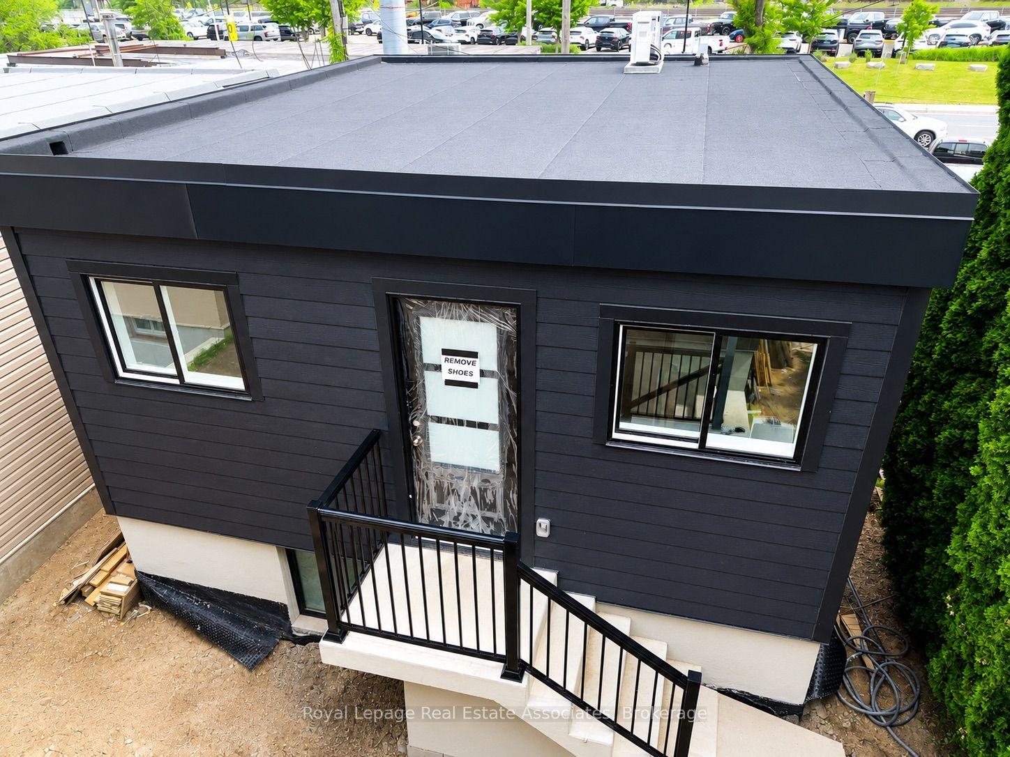 17 White Avenue 1 #1 — photo 1