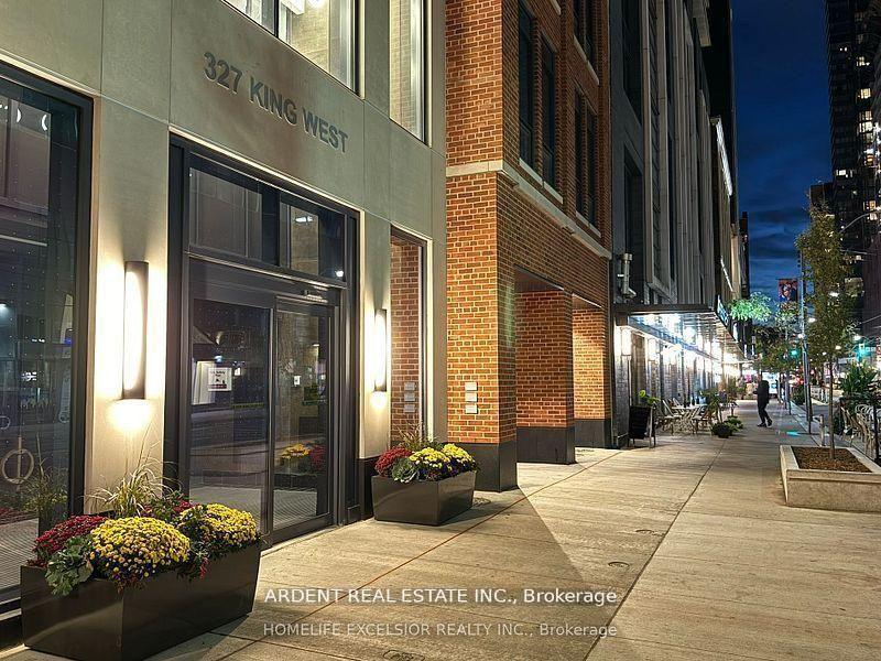 327 King Street W 2704 #2704, Toronto — Condo for lease, photo 1